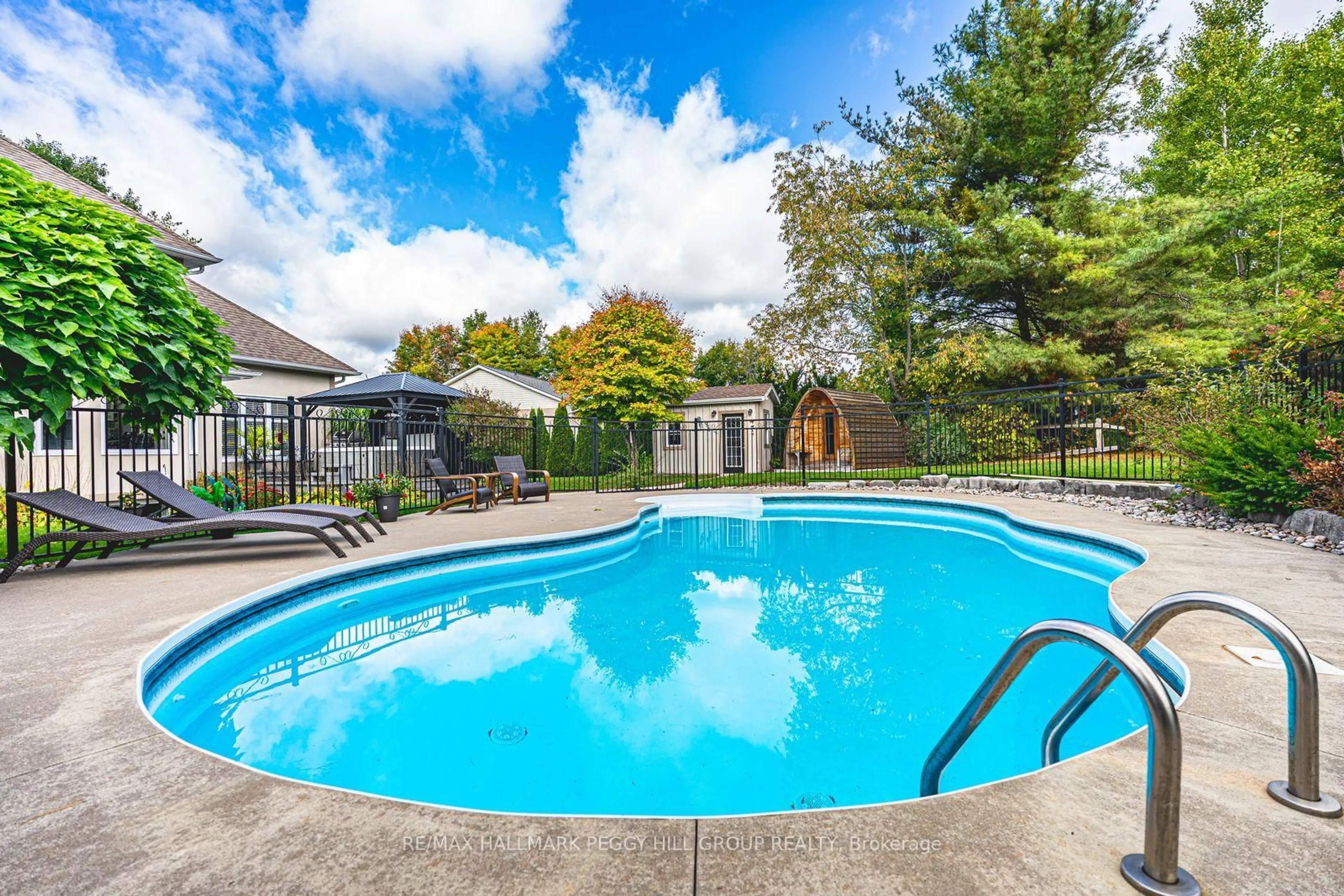 Pool for 127 Goldfinch Cres, Tiny Ontario L0L 2J0