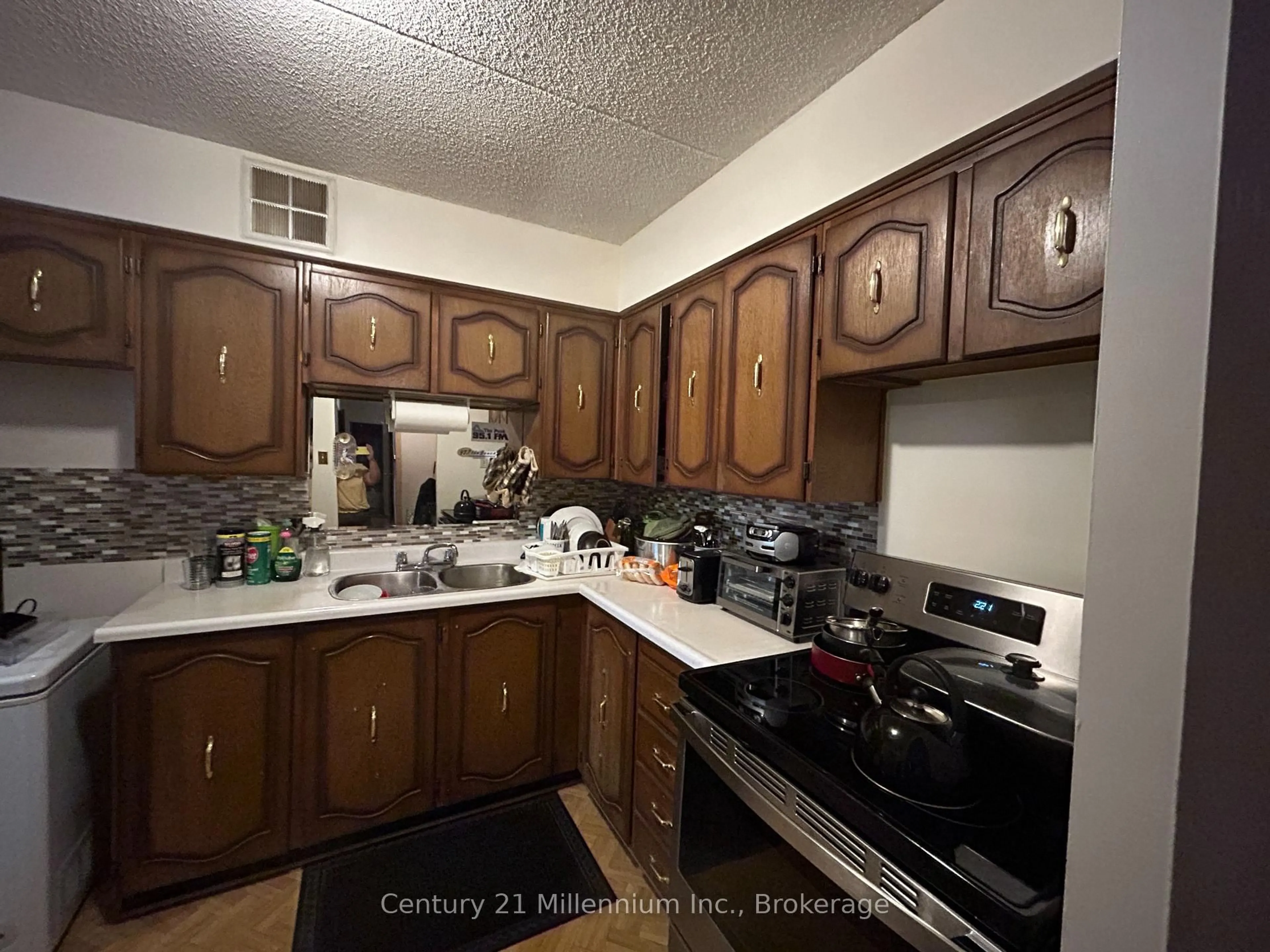 Standard kitchen, unknown for 460 Ontario St #202, Collingwood Ontario L9Y 4E5