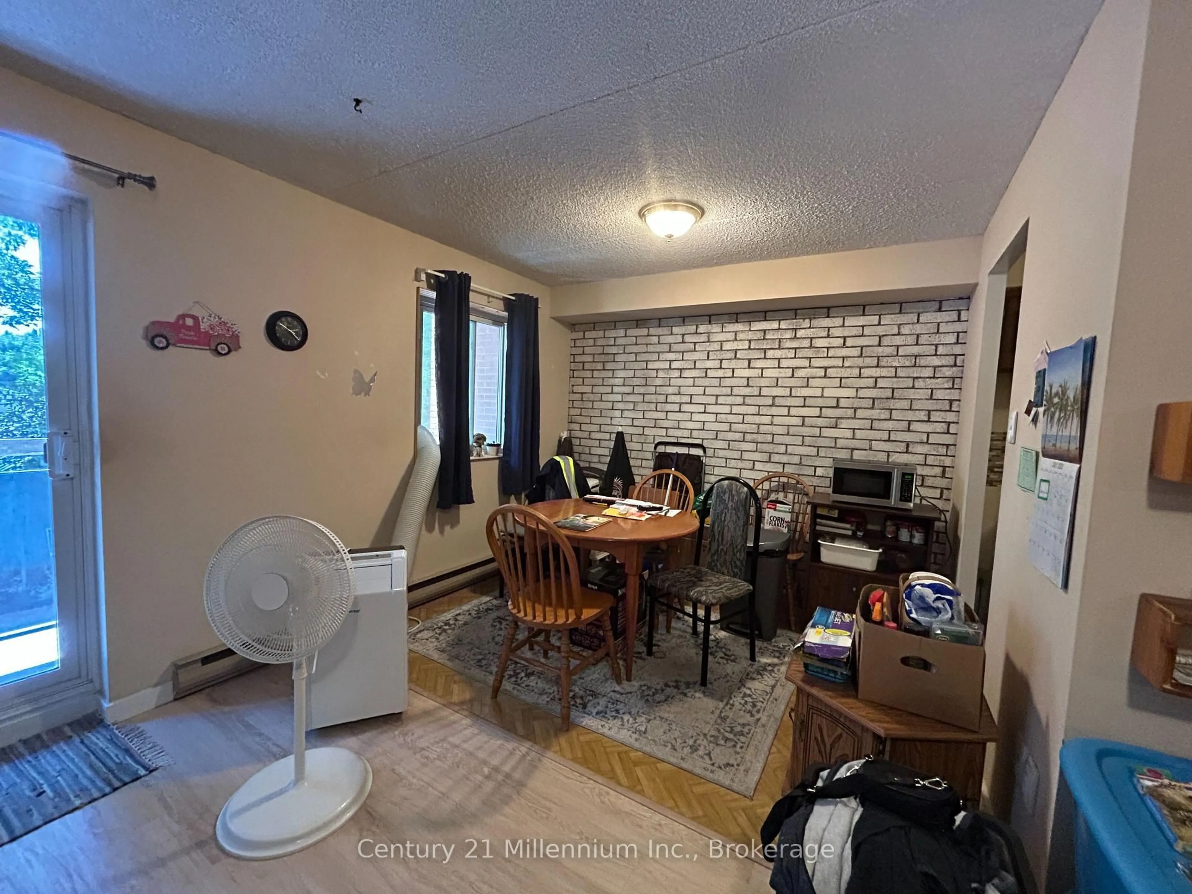 A pic of a room for 460 Ontario St #202, Collingwood Ontario L9Y 4E5