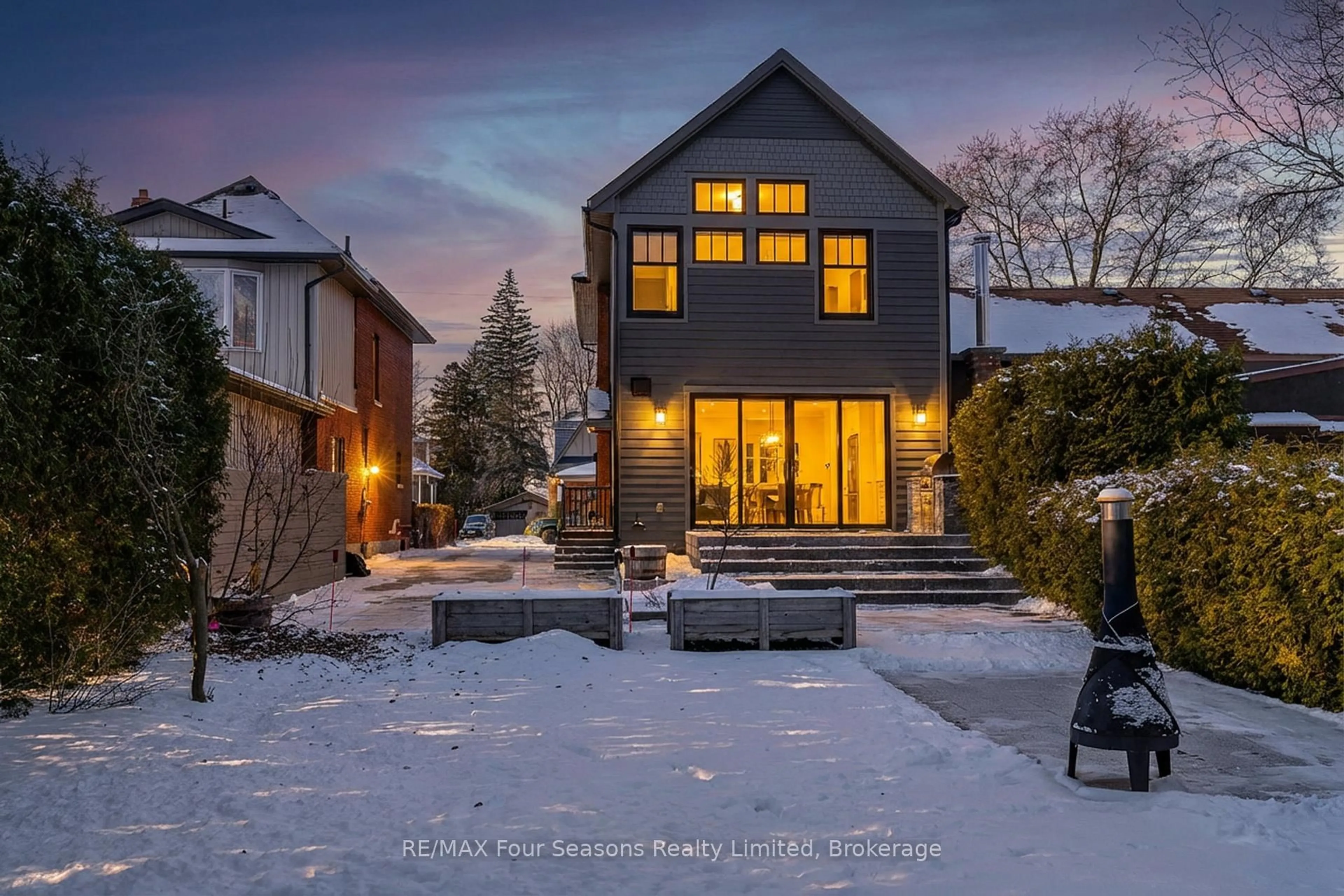 Unknown for 213 Birch St, Collingwood Ontario L9Y 2V5