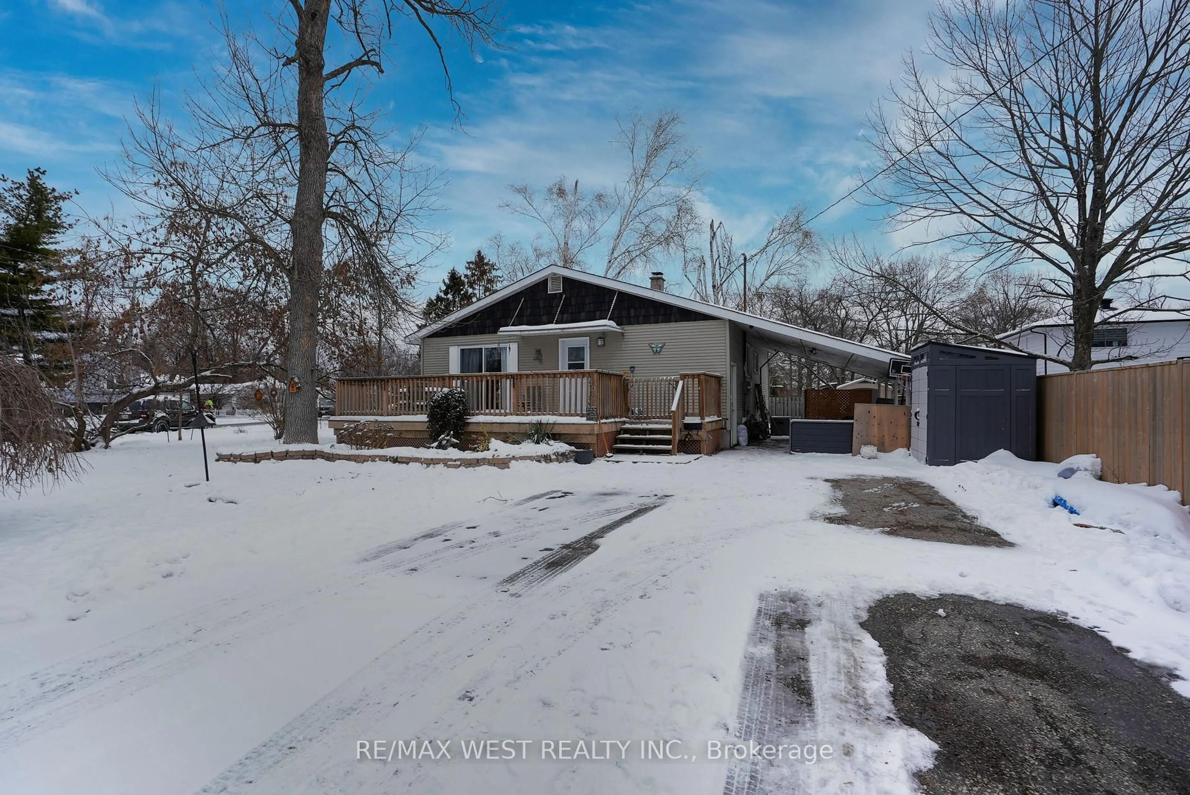 A pic from outside/outdoor area/front of a property/back of a property/a pic from drone, street for 408 Couchiching Point Rd, Orillia Ontario L3V 6P6