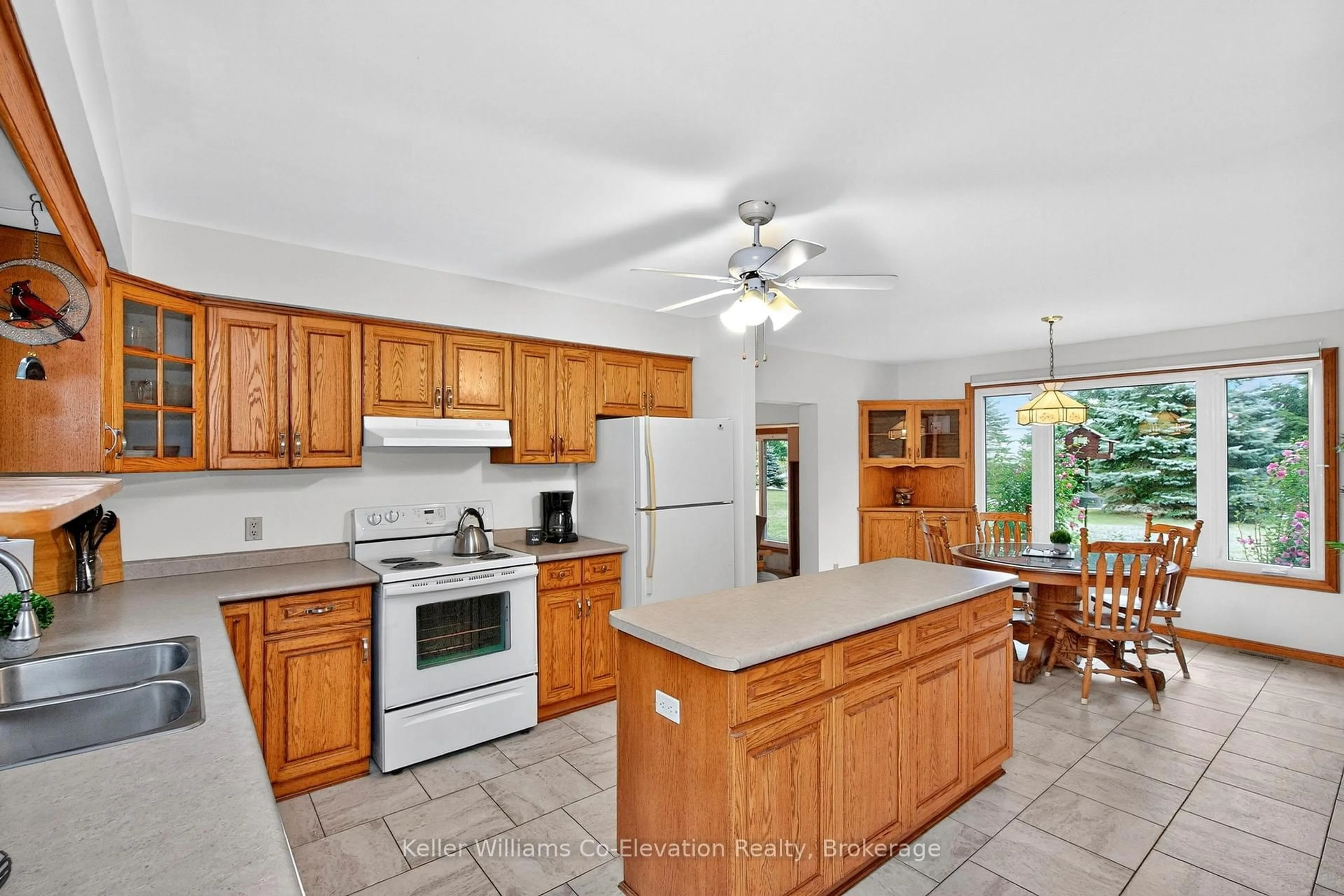 Open concept kitchen, ceramic/tile floor for 924 6 County Rd, Tiny Ontario L0L 2T0