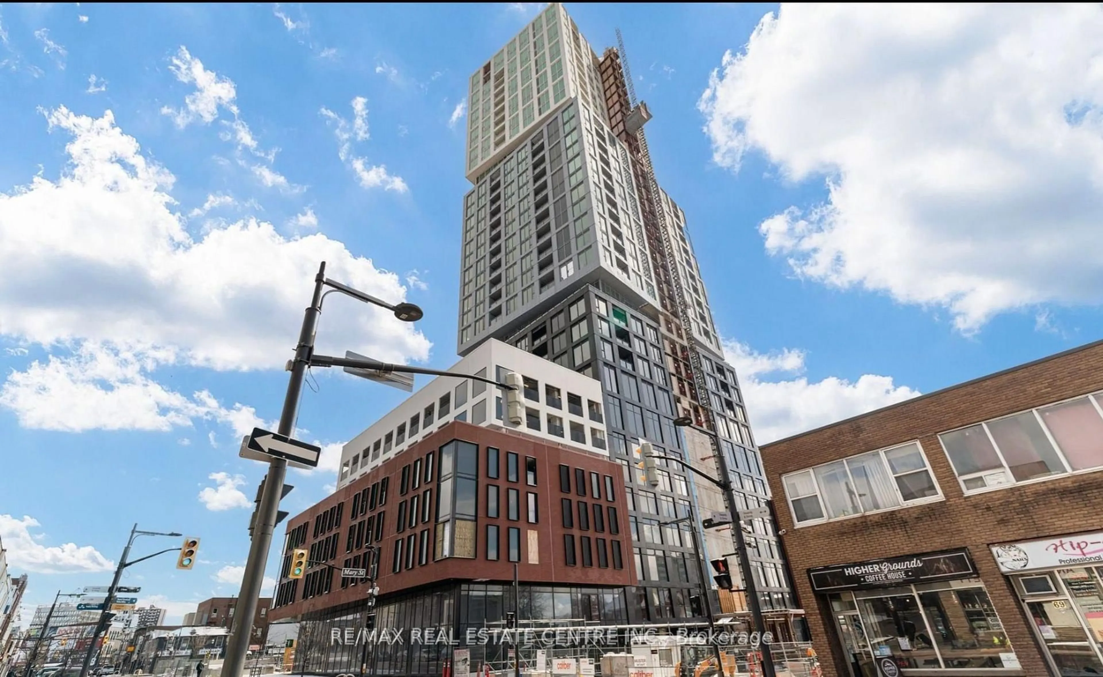 Unknown for 39 Mary St St #2001, Barrie Ontario L4N 1S9