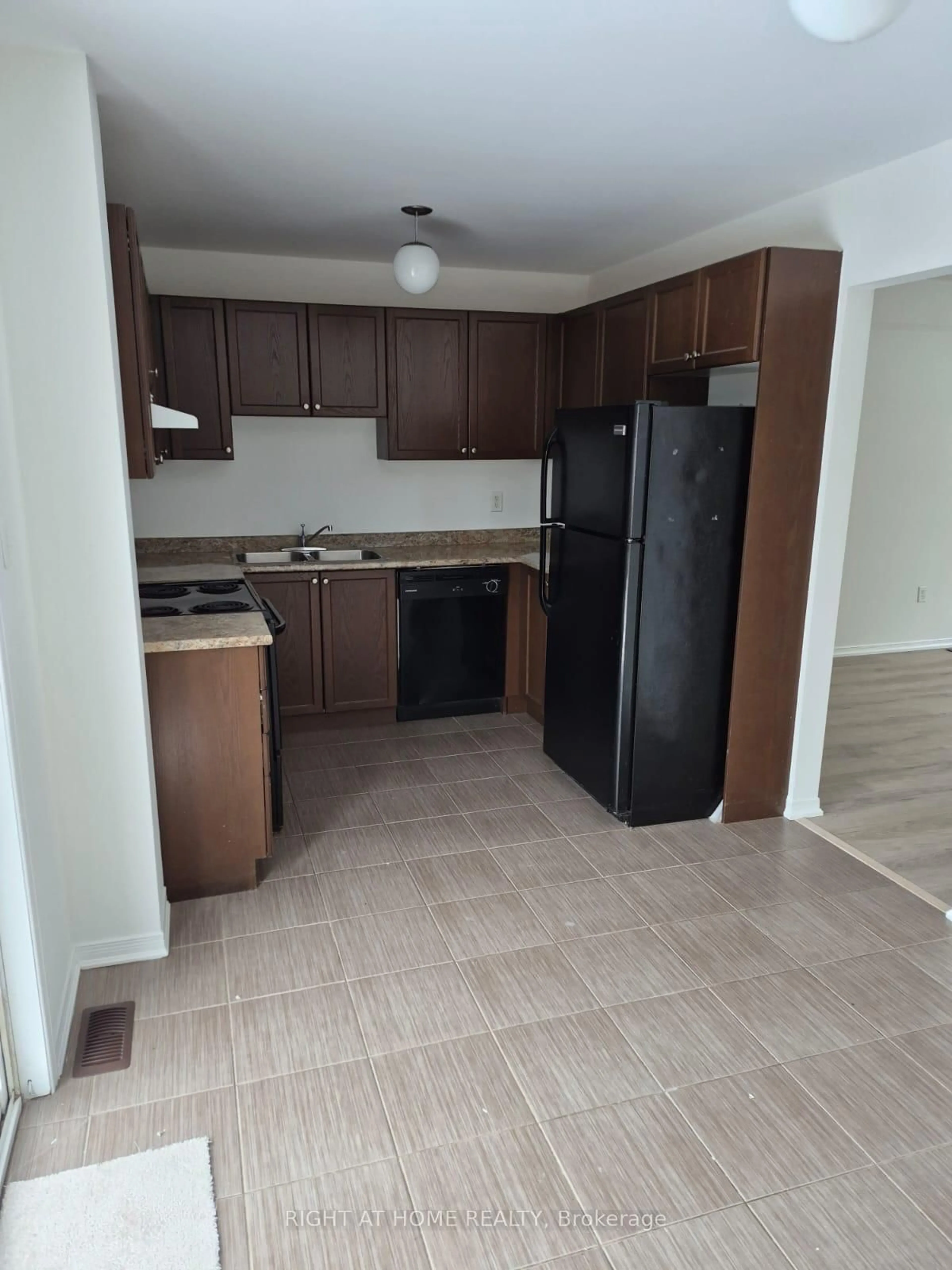 Standard kitchen, unknown for 3 PEARTREE Crt, Barrie Ontario L4N 6N7