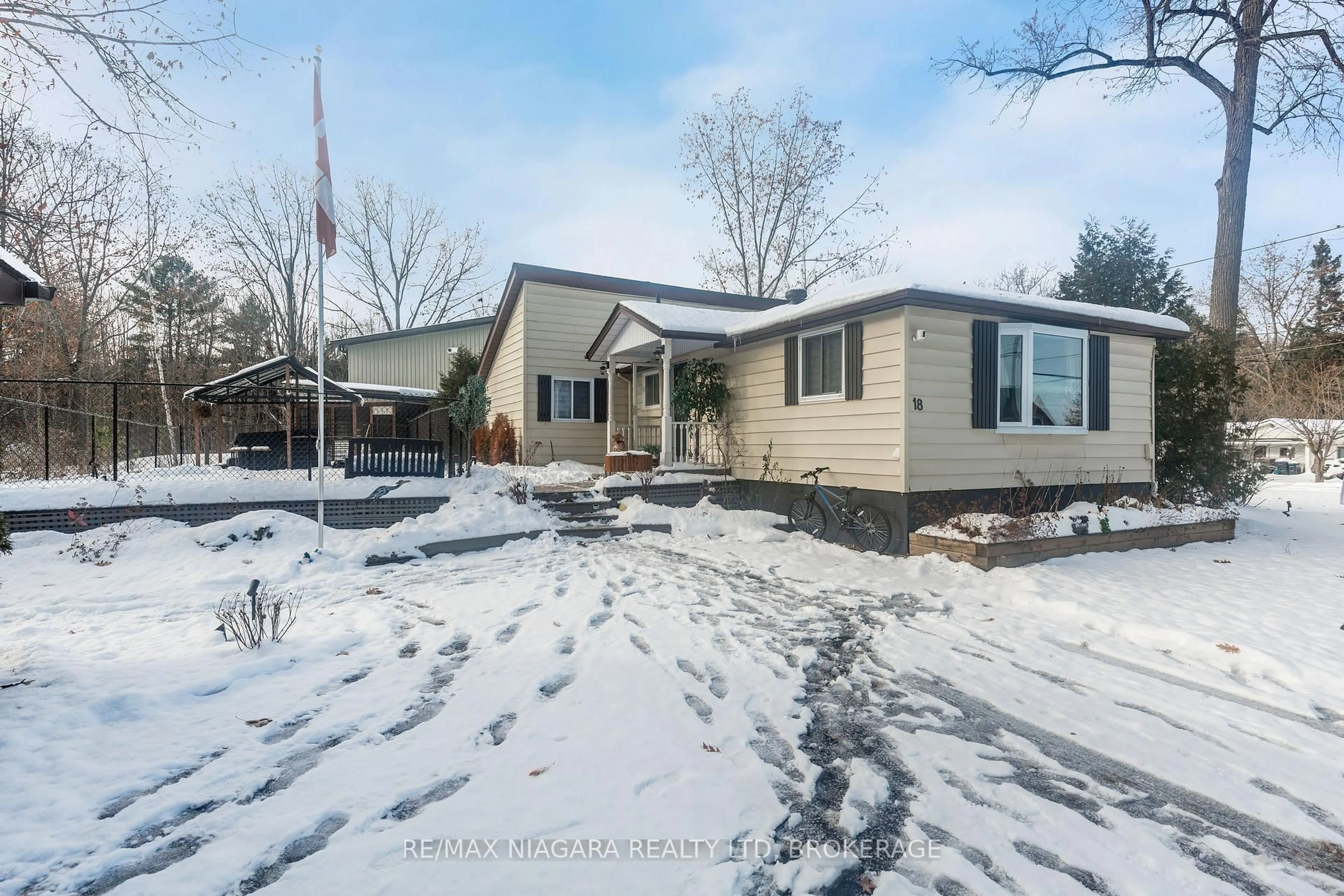 Unknown for 18 Sallows Dr, Tay Ontario L0K 2A0