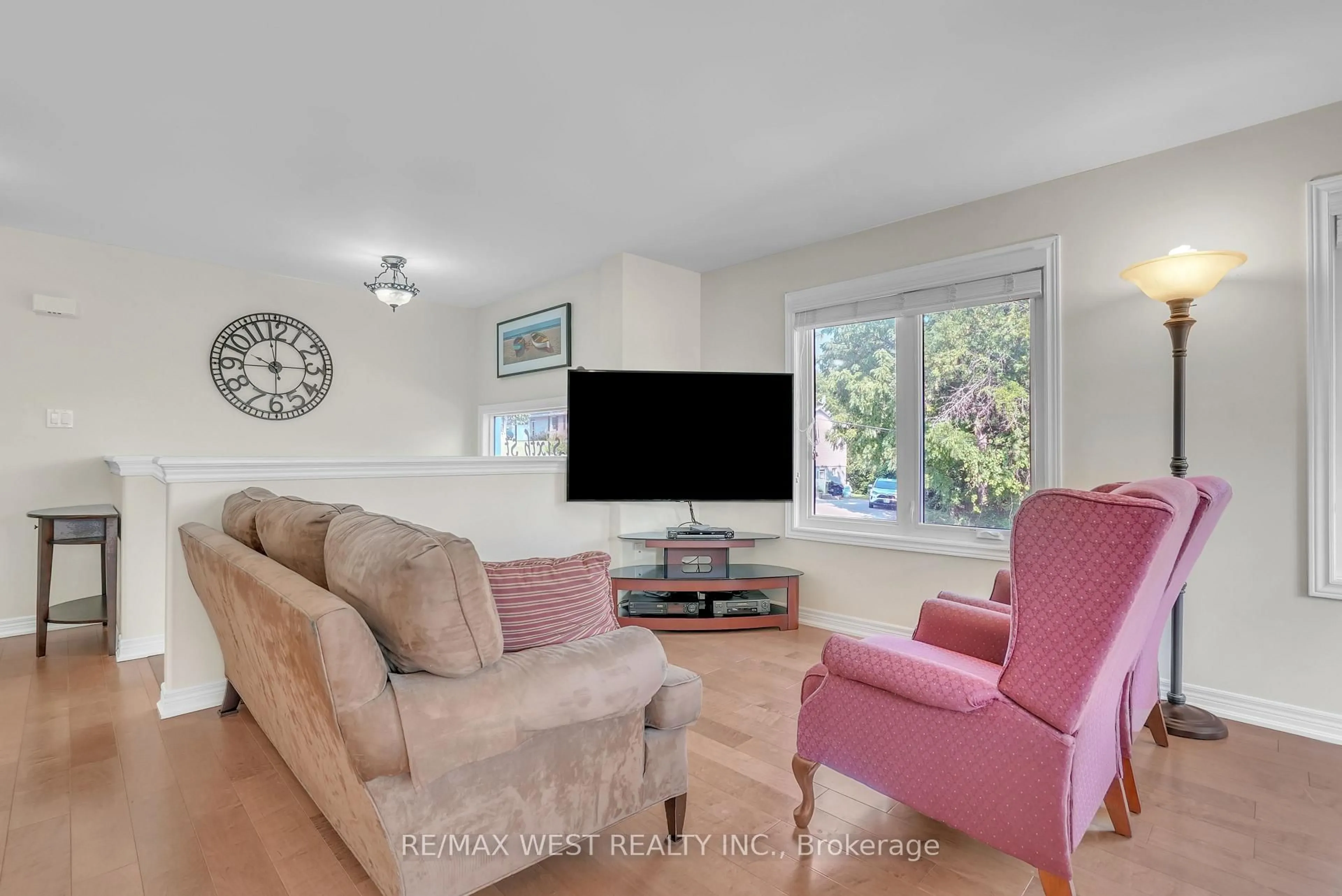 Living room with furniture, unknown for 78 Sixth St, Midland Ontario L4R 3X2