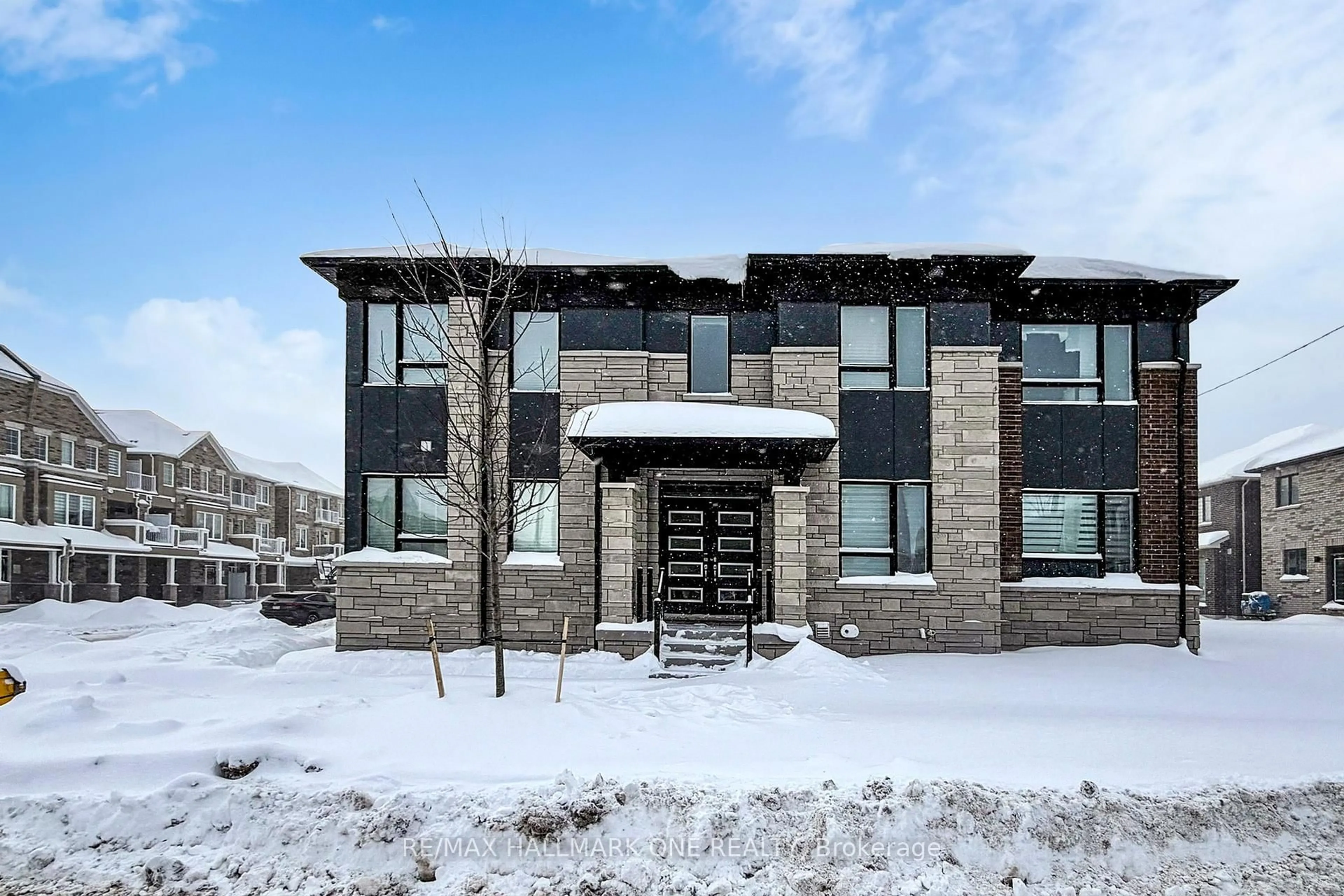 Home with brick exterior material, building for 69 Ennerdale St, Barrie Ontario L9J 0G5