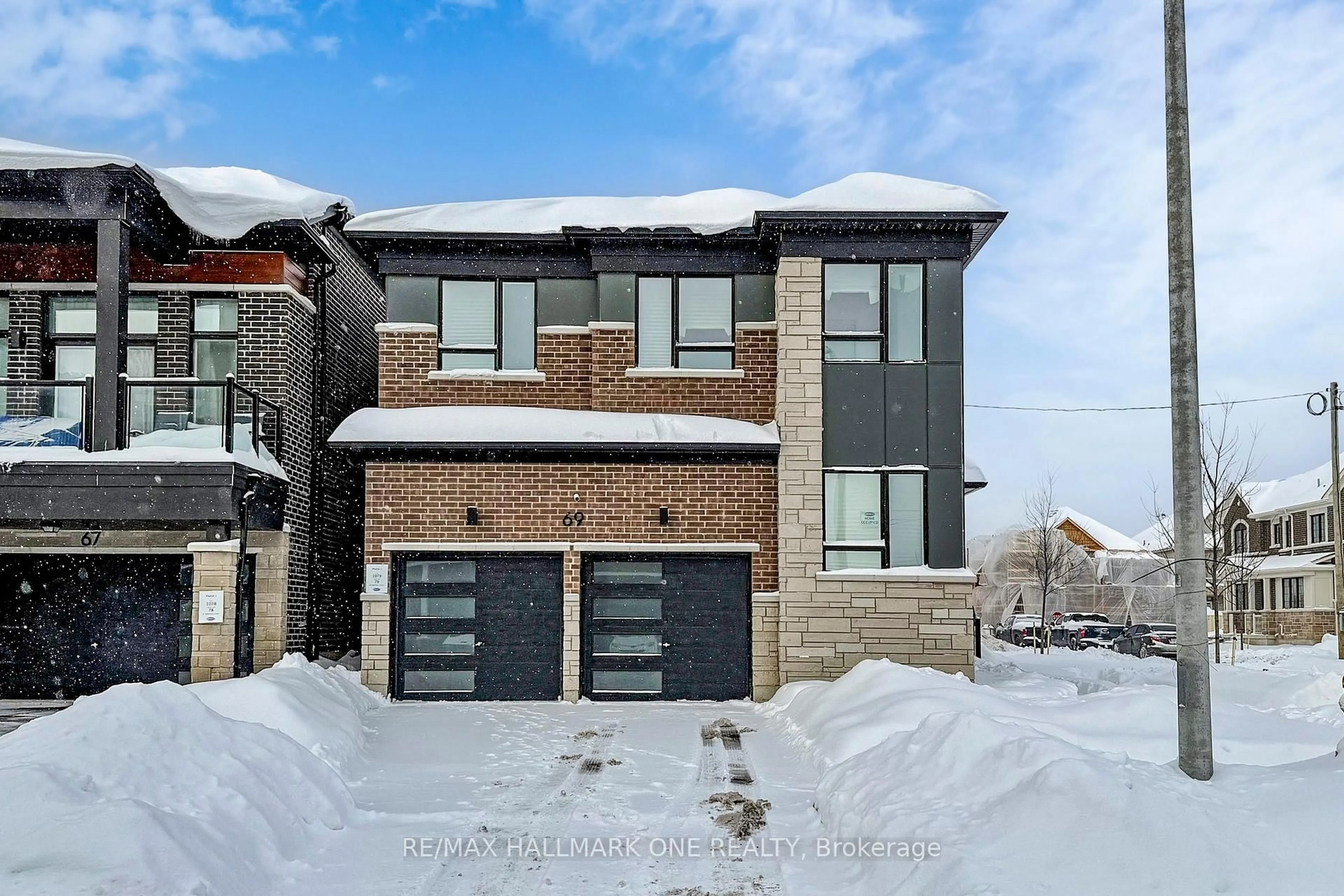 Home with brick exterior material, street for 69 Ennerdale St, Barrie Ontario L9J 0G5