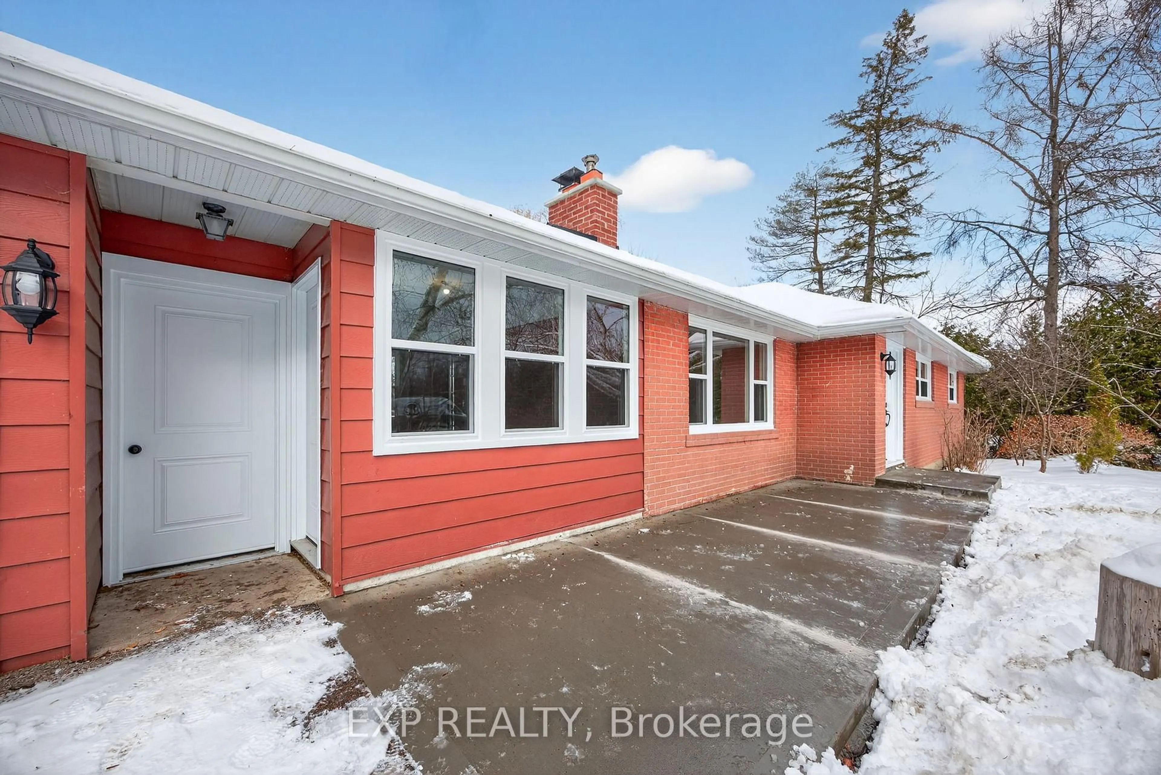 A pic from outside/outdoor area/front of a property/back of a property/a pic from drone, street for 2420 Ridge Rd, Oro-Medonte Ontario L0L 2L0