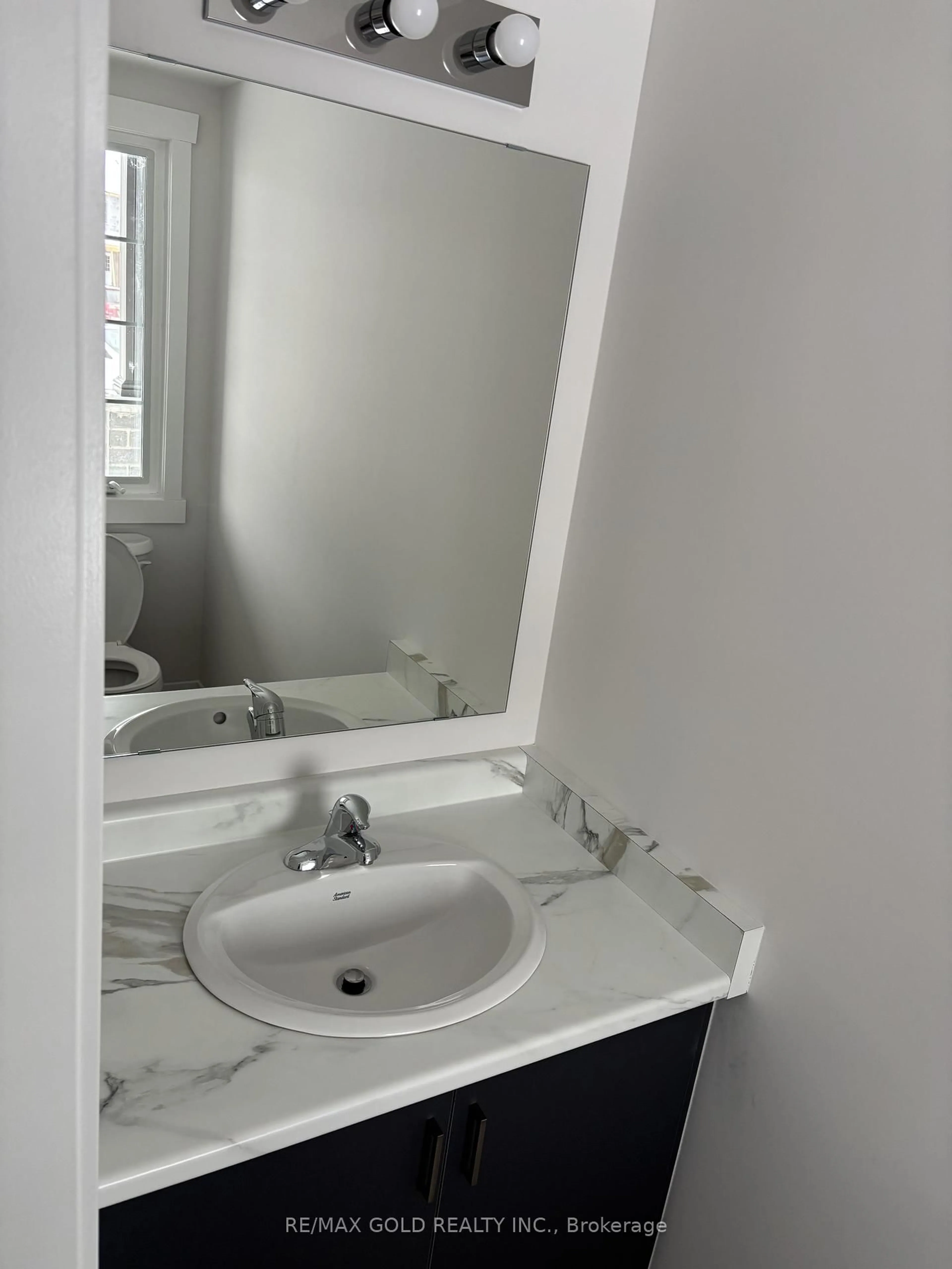 Standard bathroom, unknown for 169 Queen St #LOT 10, Springwater Ontario L0L 1P0