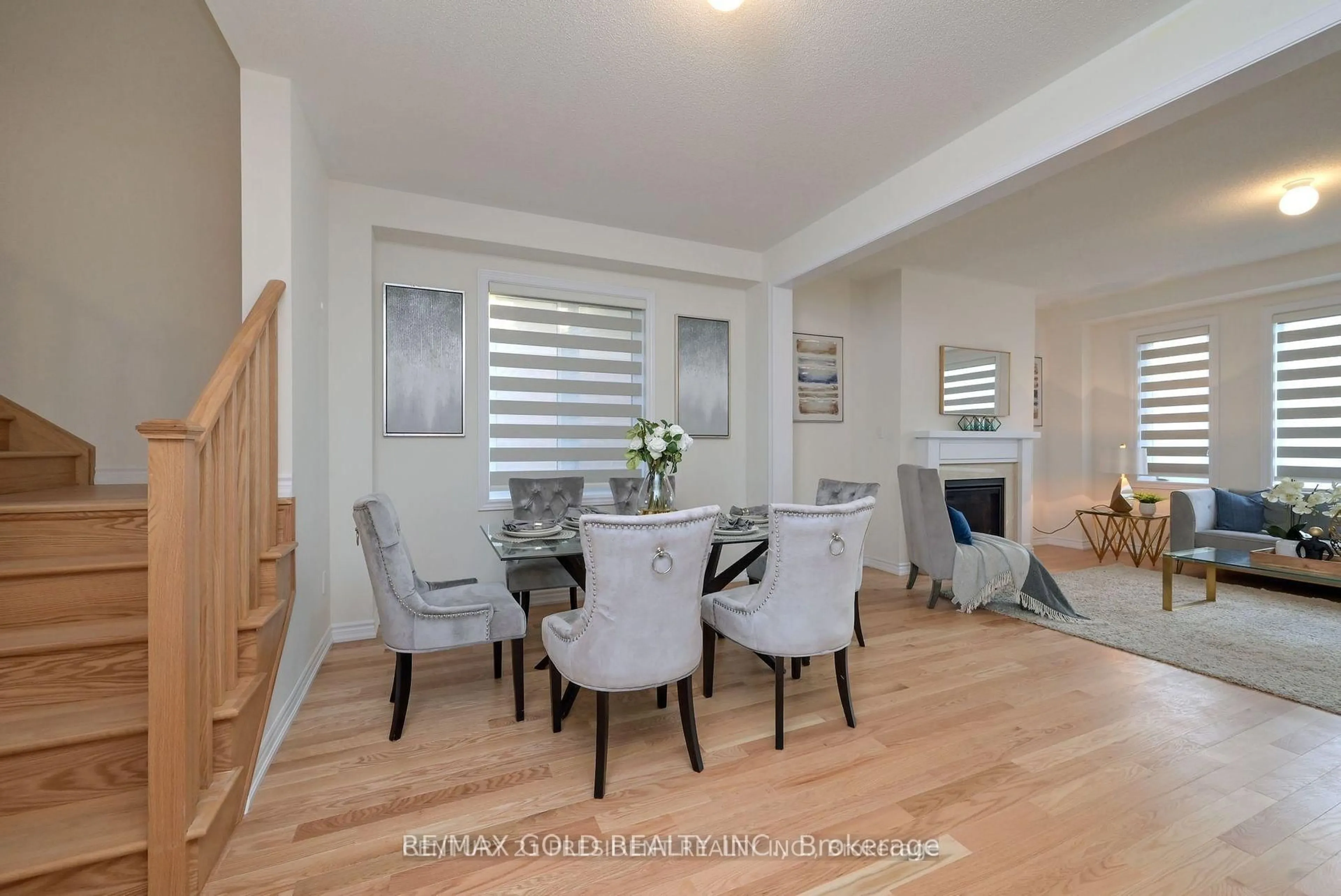 Dining room, wood/laminate floor for 161 Terry Fox Dr, Barrie Ontario L9J 0L7