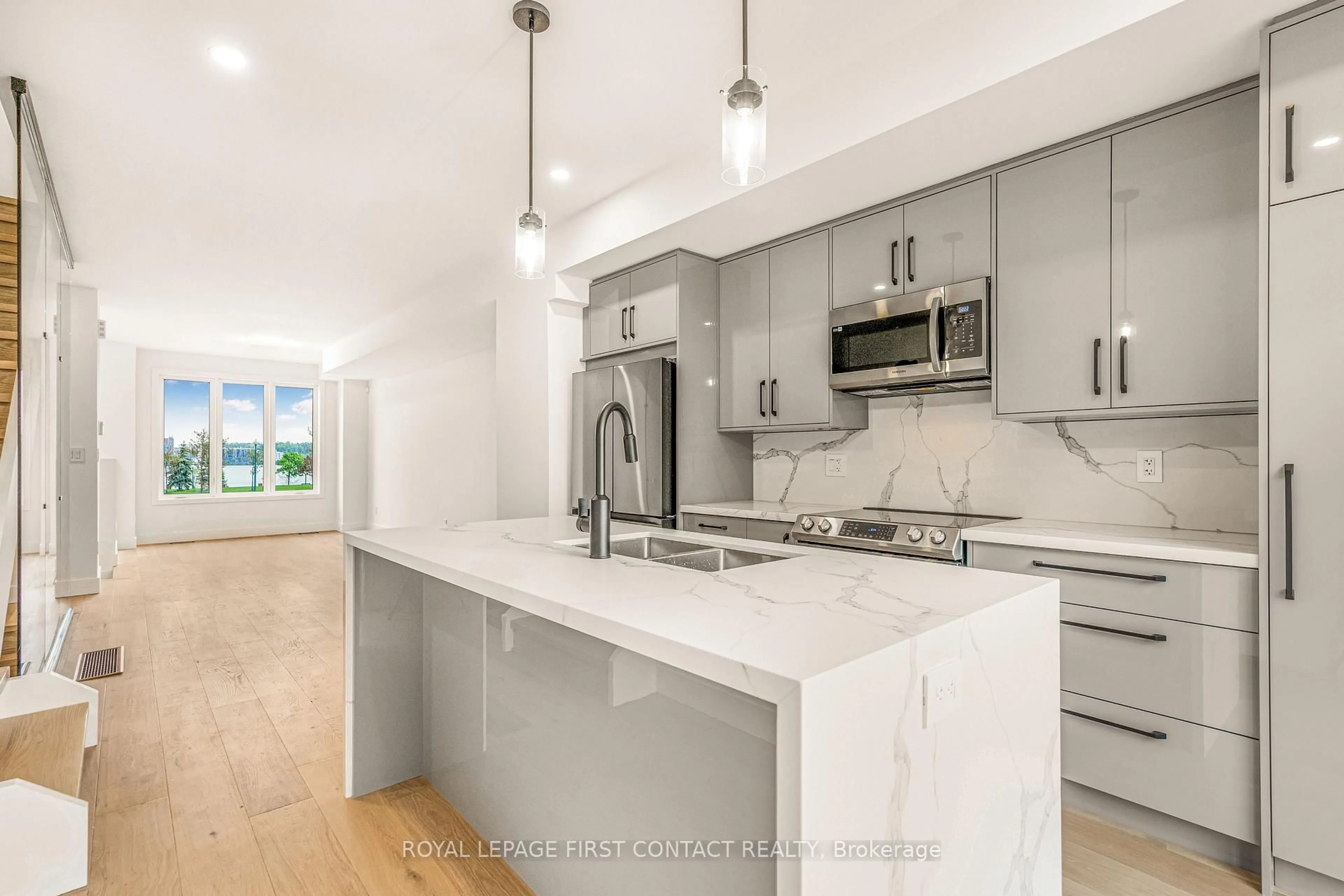 Open concept kitchen, ceramic/tile floor for 12 Alderwood Lane, Barrie Ontario L4N 3J2