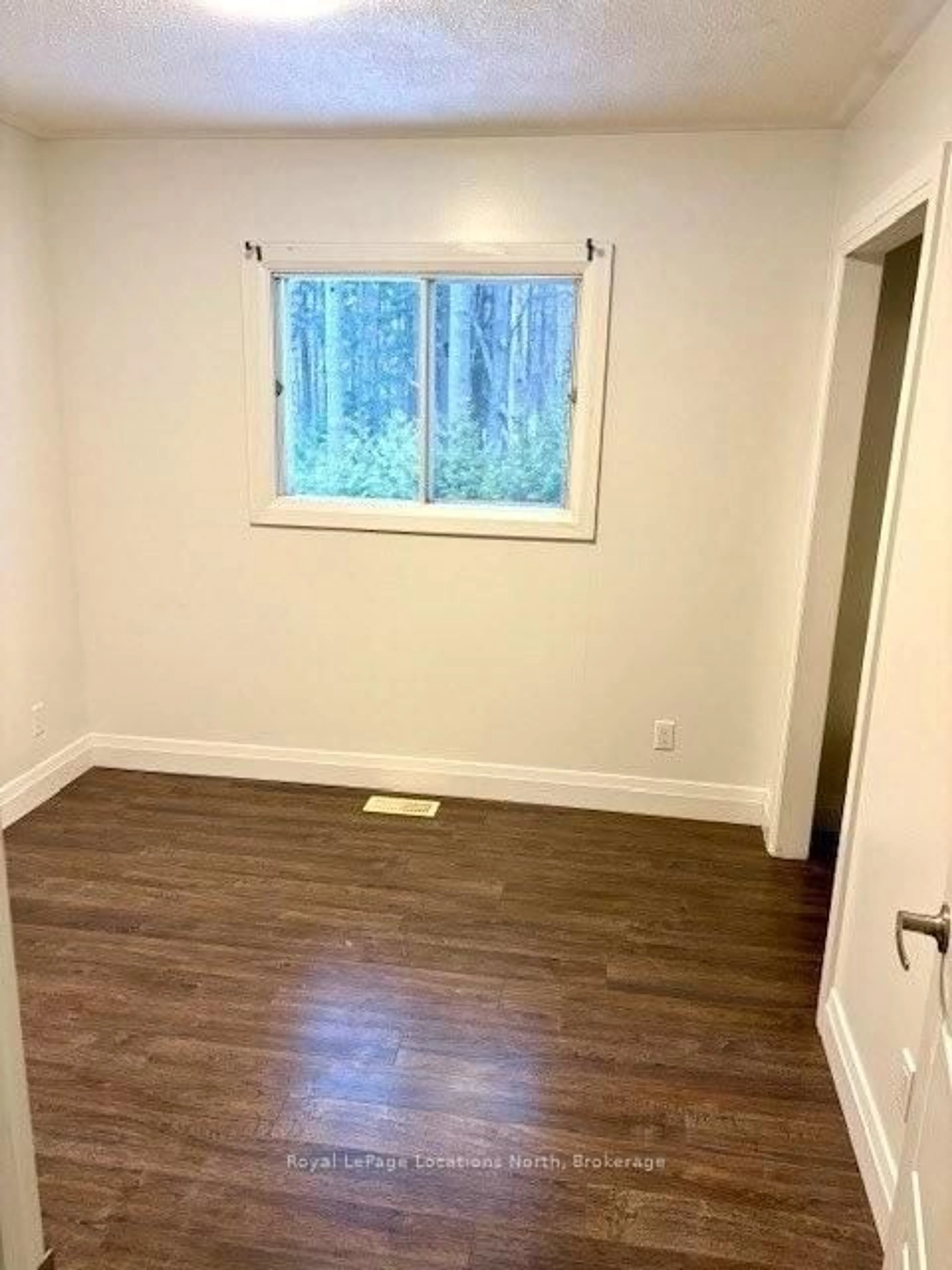 A pic of a room for 40 Vanier St, Tiny Ontario L9M 0J2
