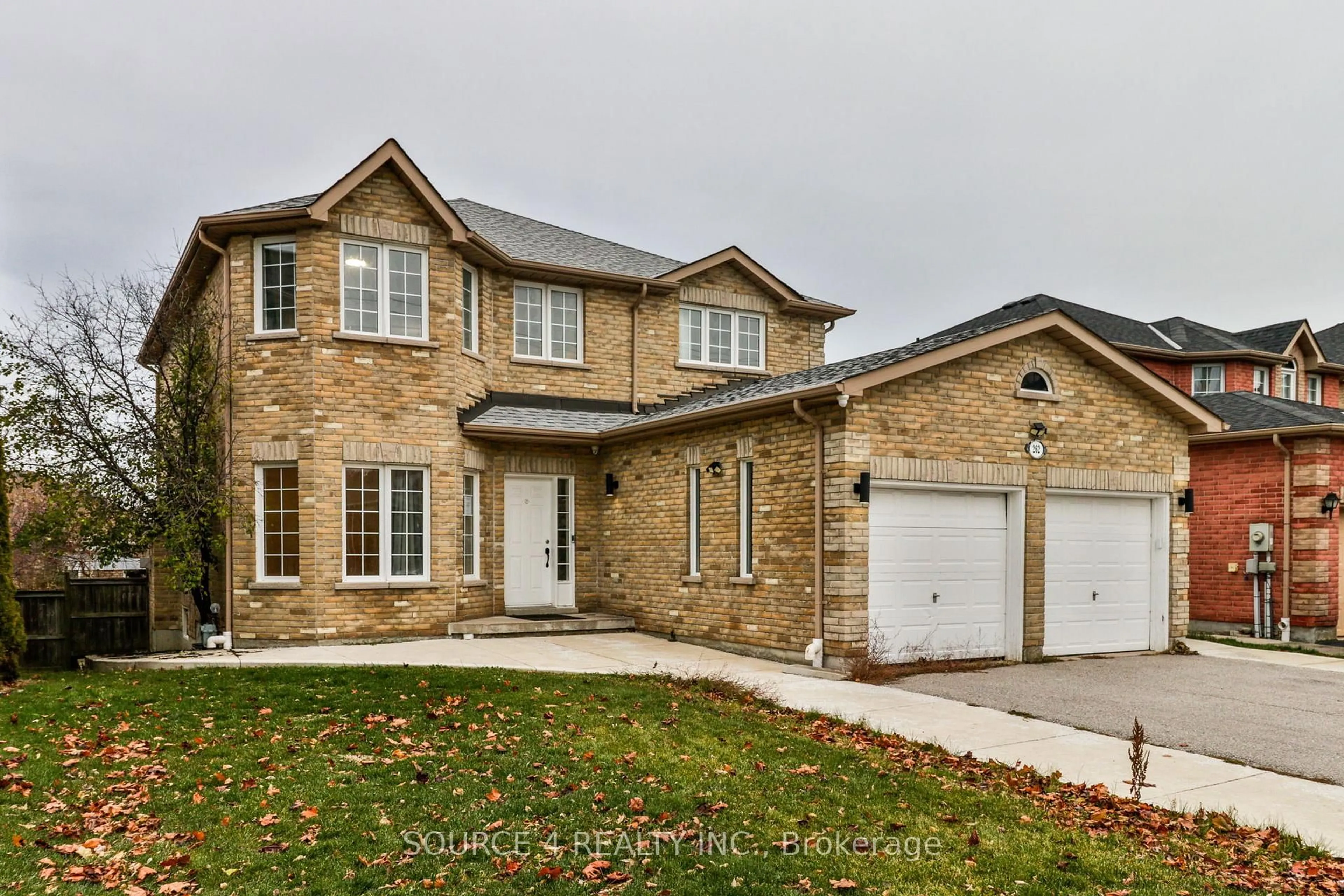 Home with brick exterior material, street for 262 Livingstone St, Barrie Ontario L4M 6N6