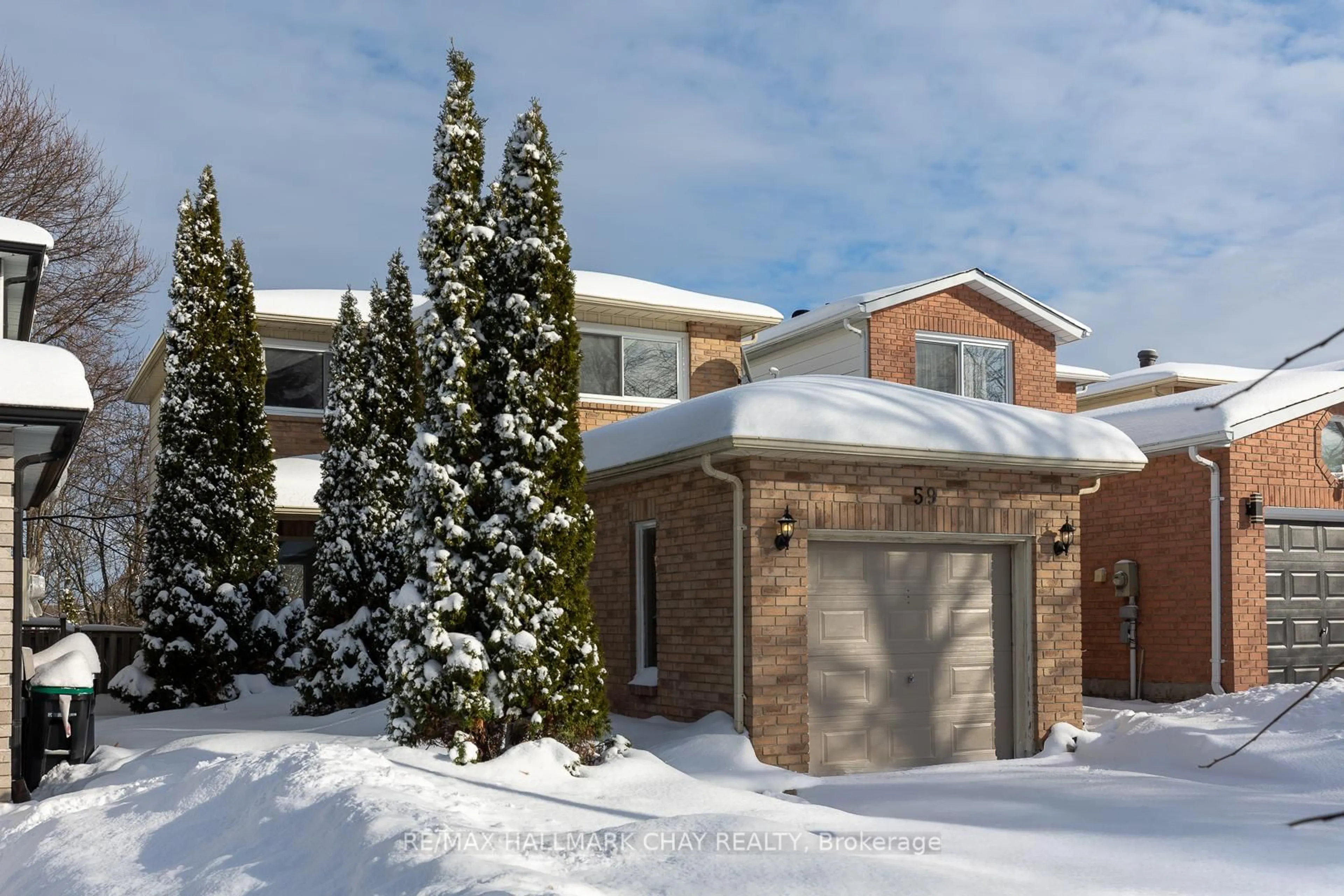 Home with brick exterior material, street for 59 Garden Dr, Barrie Ontario L4N 5T8