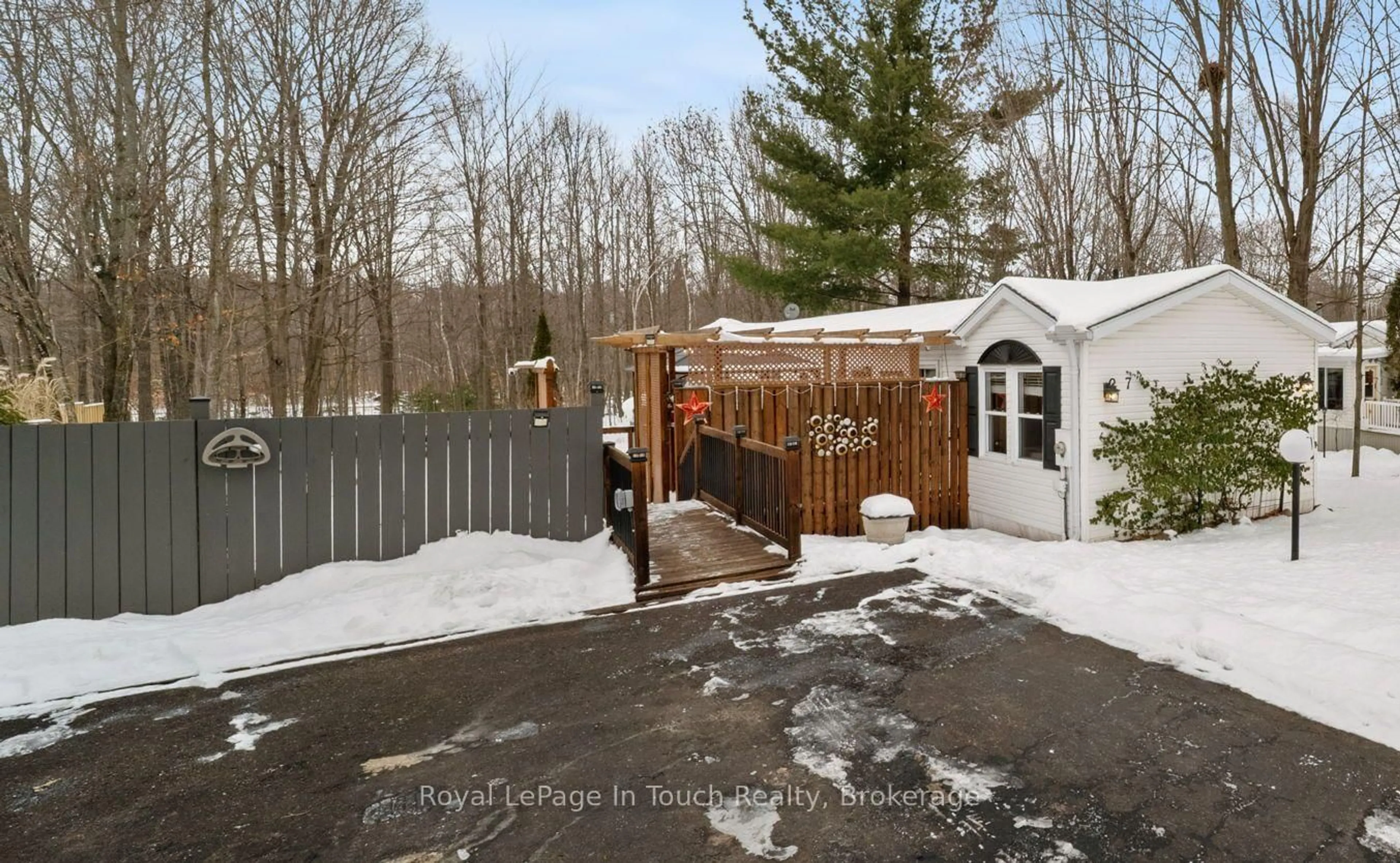 Unknown for 5411 Elliott Sdrd #7, Tay Ontario L4R 4K3