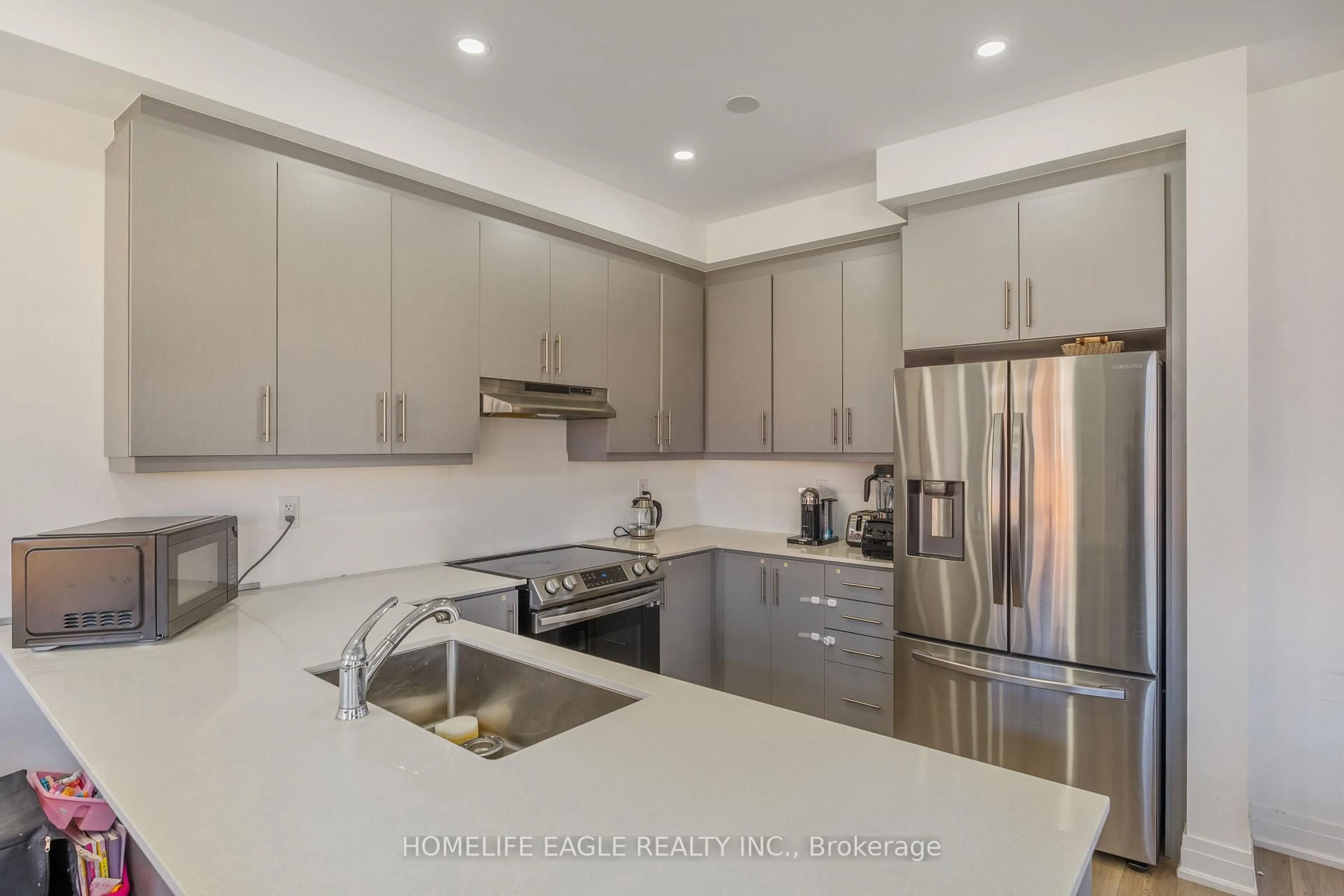 Open concept kitchen, unknown for 58 Tracey Lane, Collingwood Ontario L9Y 3V2