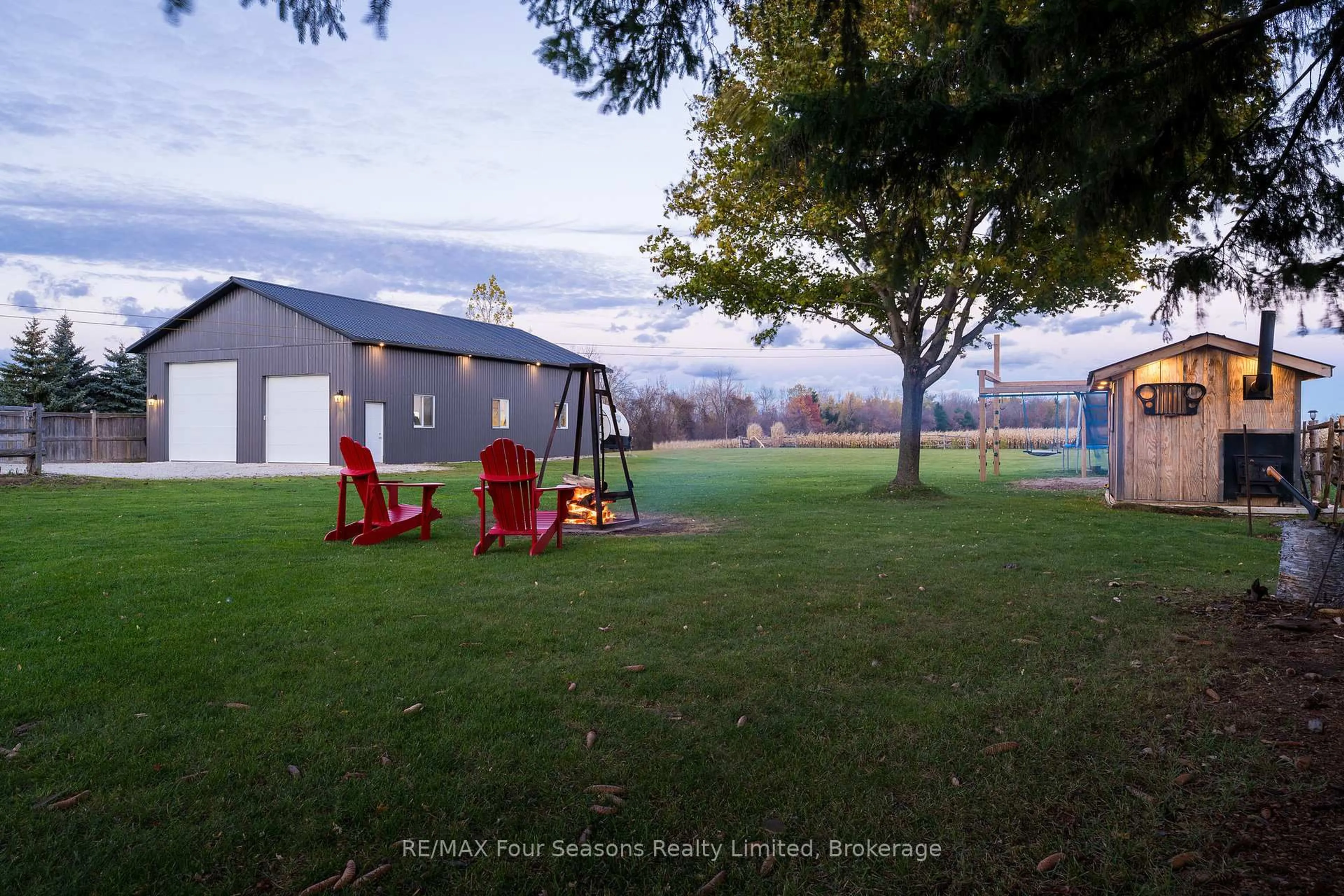 Patio, water/lake/river/ocean view for 475 Lyons Crt, Wasaga Beach Ontario L9Z 1V1