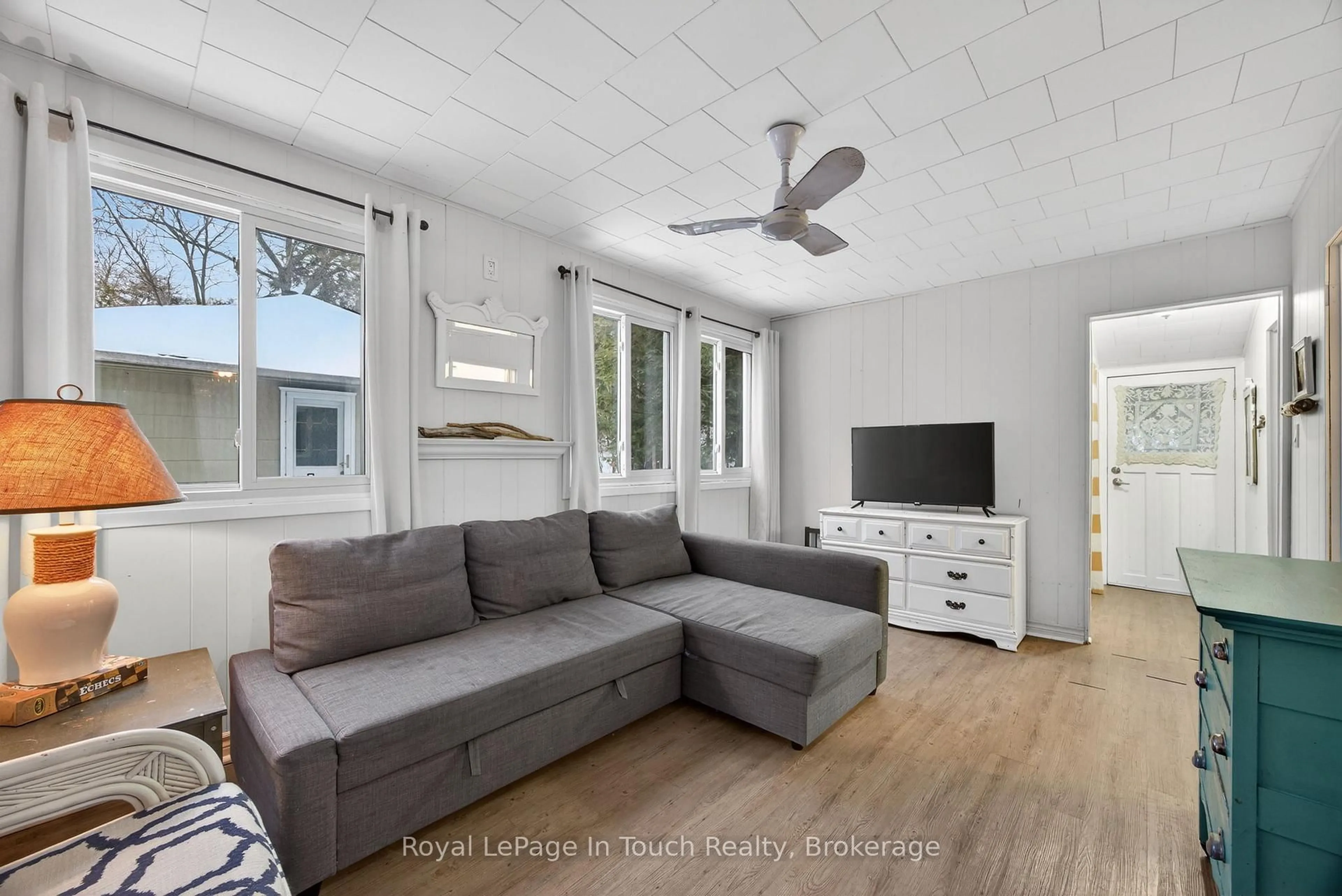 Living room with furniture, unknown for 85 Tiny Beaches Rd, Tiny Ontario L0L 2J0