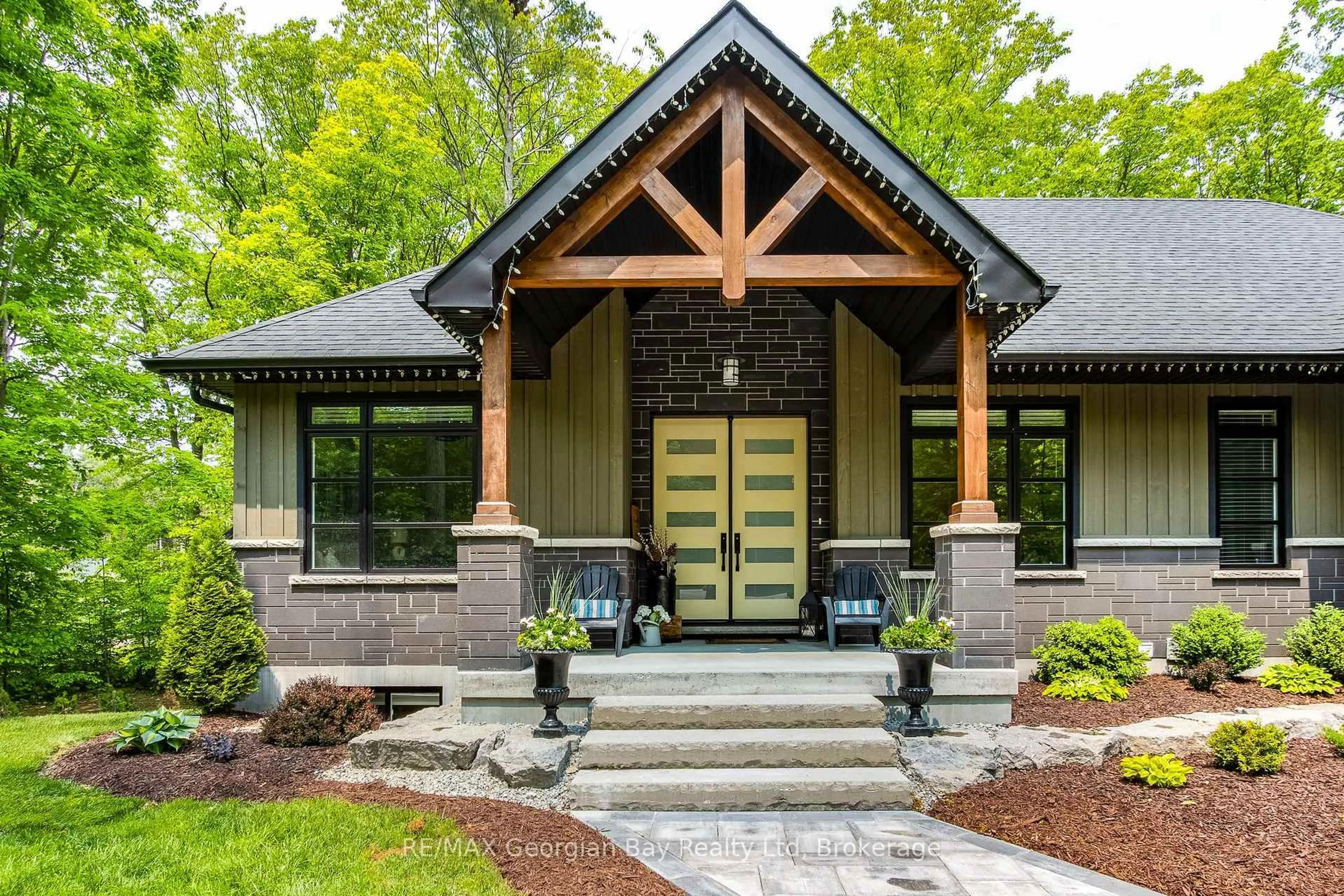 Home with brick exterior material, street for 50 Windermere Circ, Tay Ontario L4R 0C3