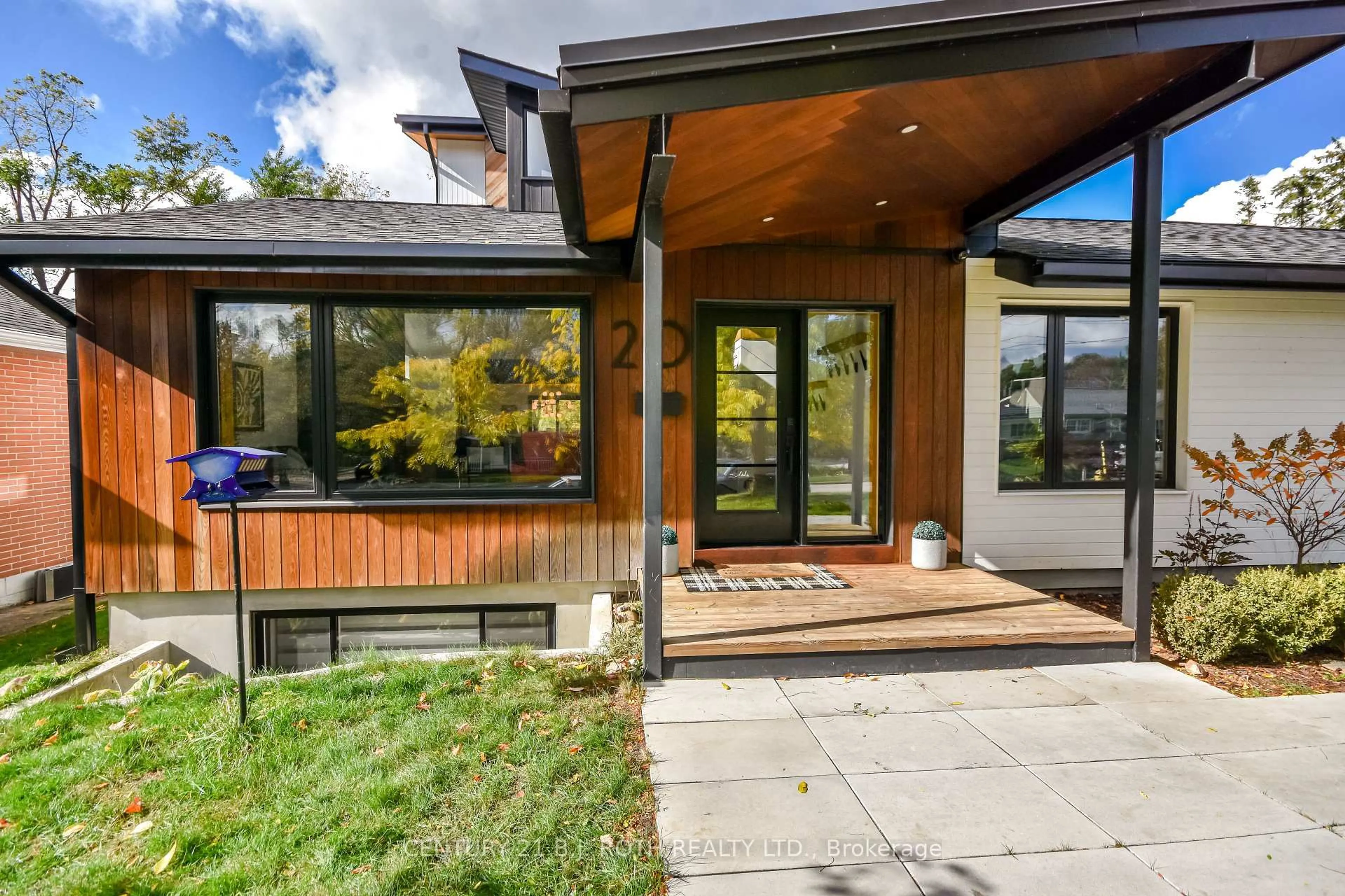 Unknown for 20 Weldon St, Barrie Ontario L4M 4J4