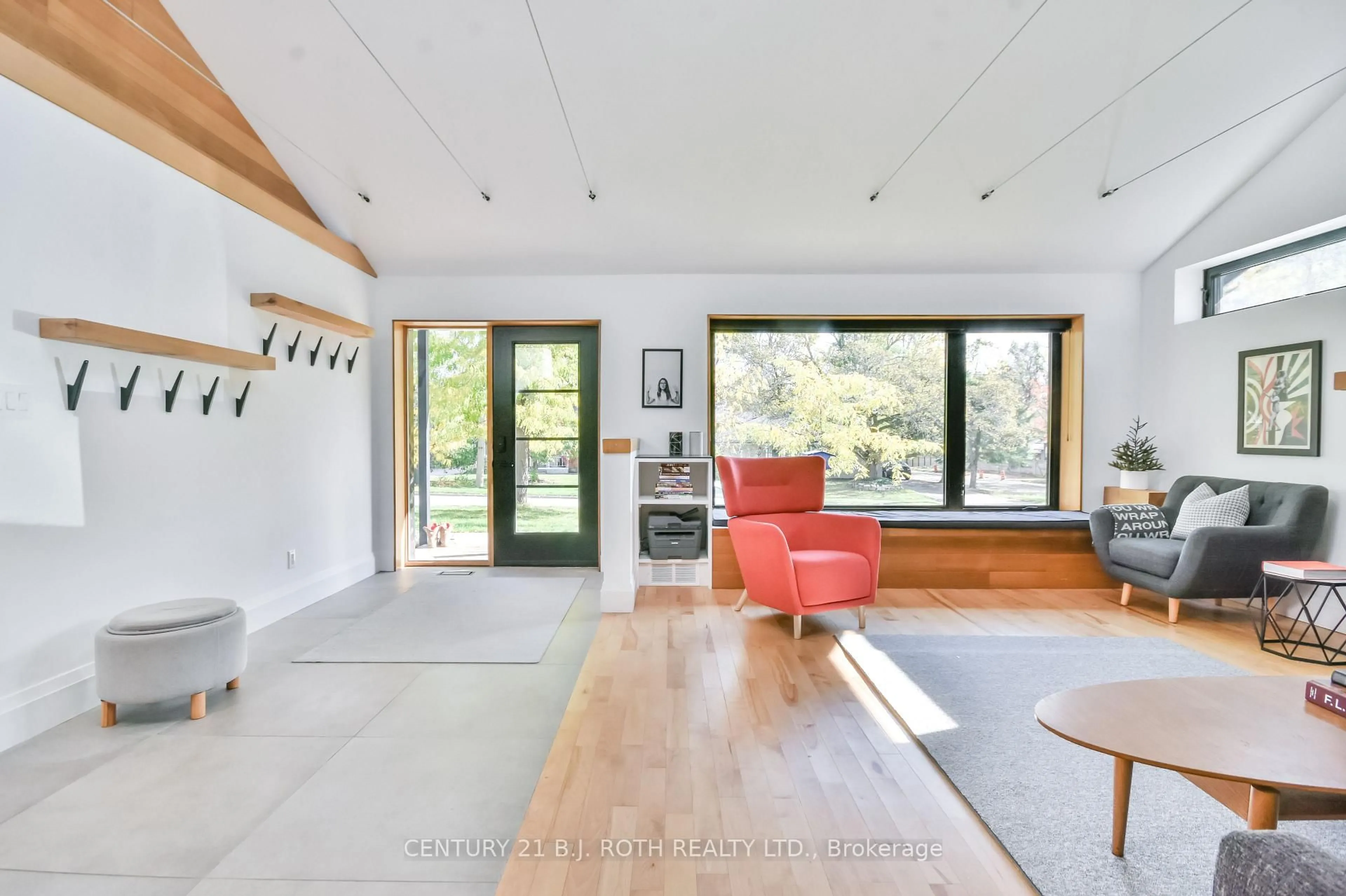 Unknown for 20 Weldon St, Barrie Ontario L4M 4J4