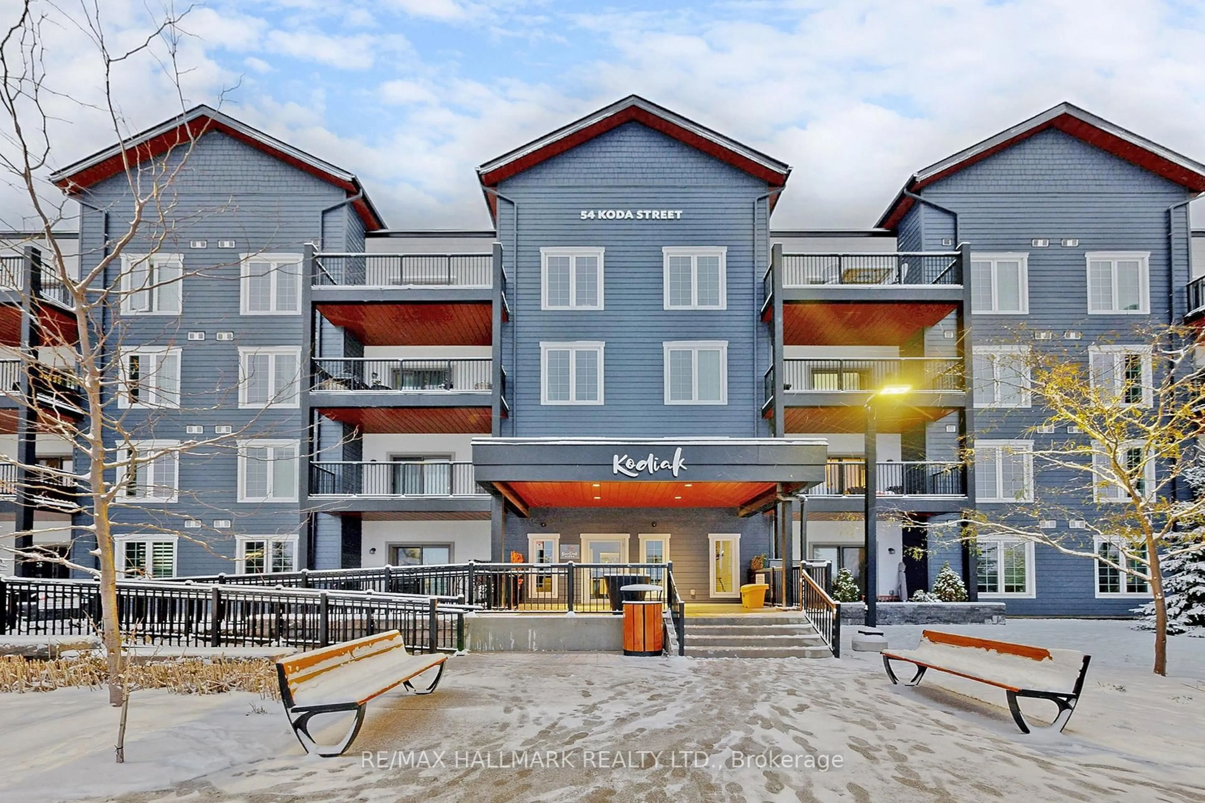 Patio, mountain view for 54 Koda St #417, Barrie Ontario L9J 0J6