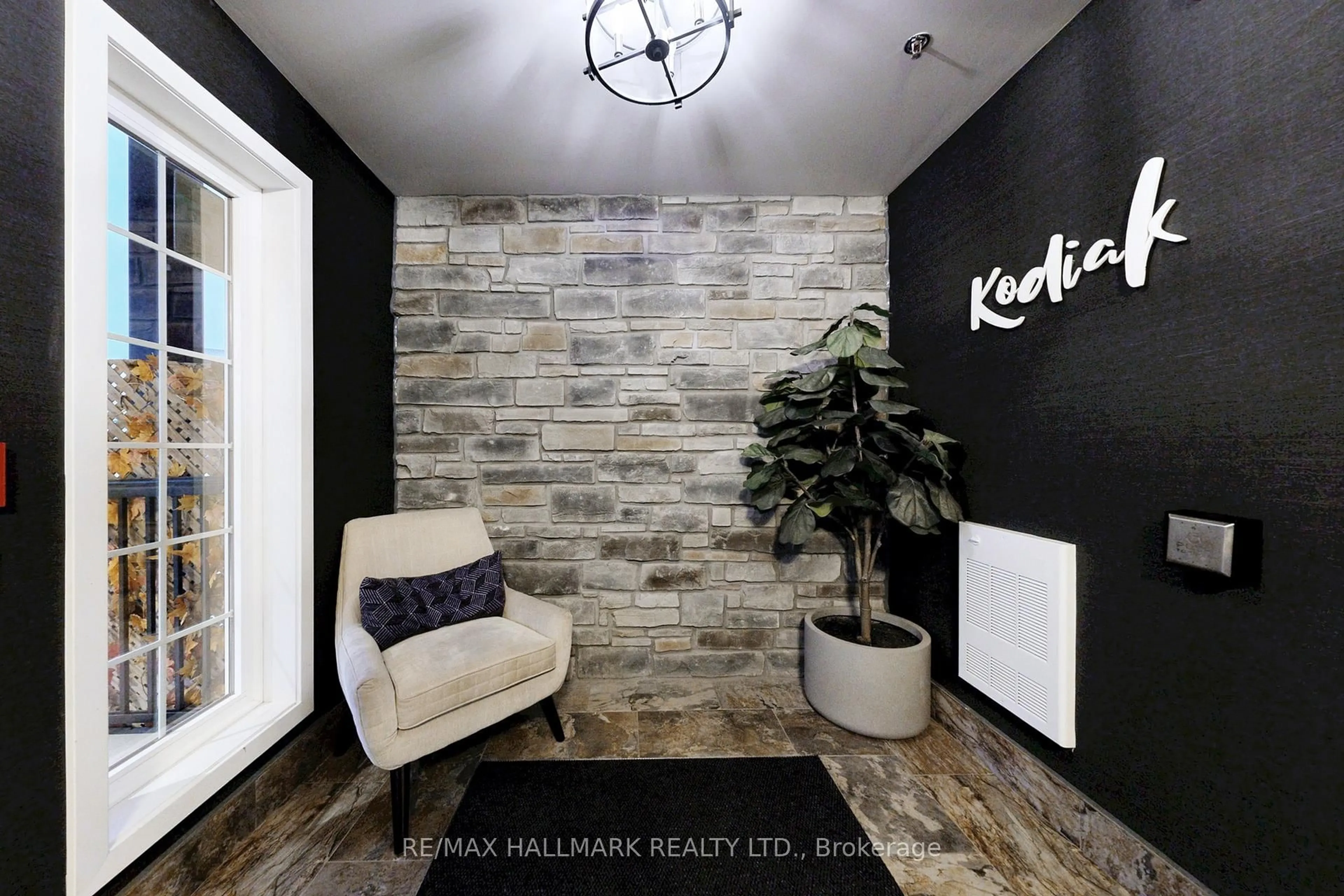 Indoor entryway for 54 Koda St #417, Barrie Ontario L9J 0J6