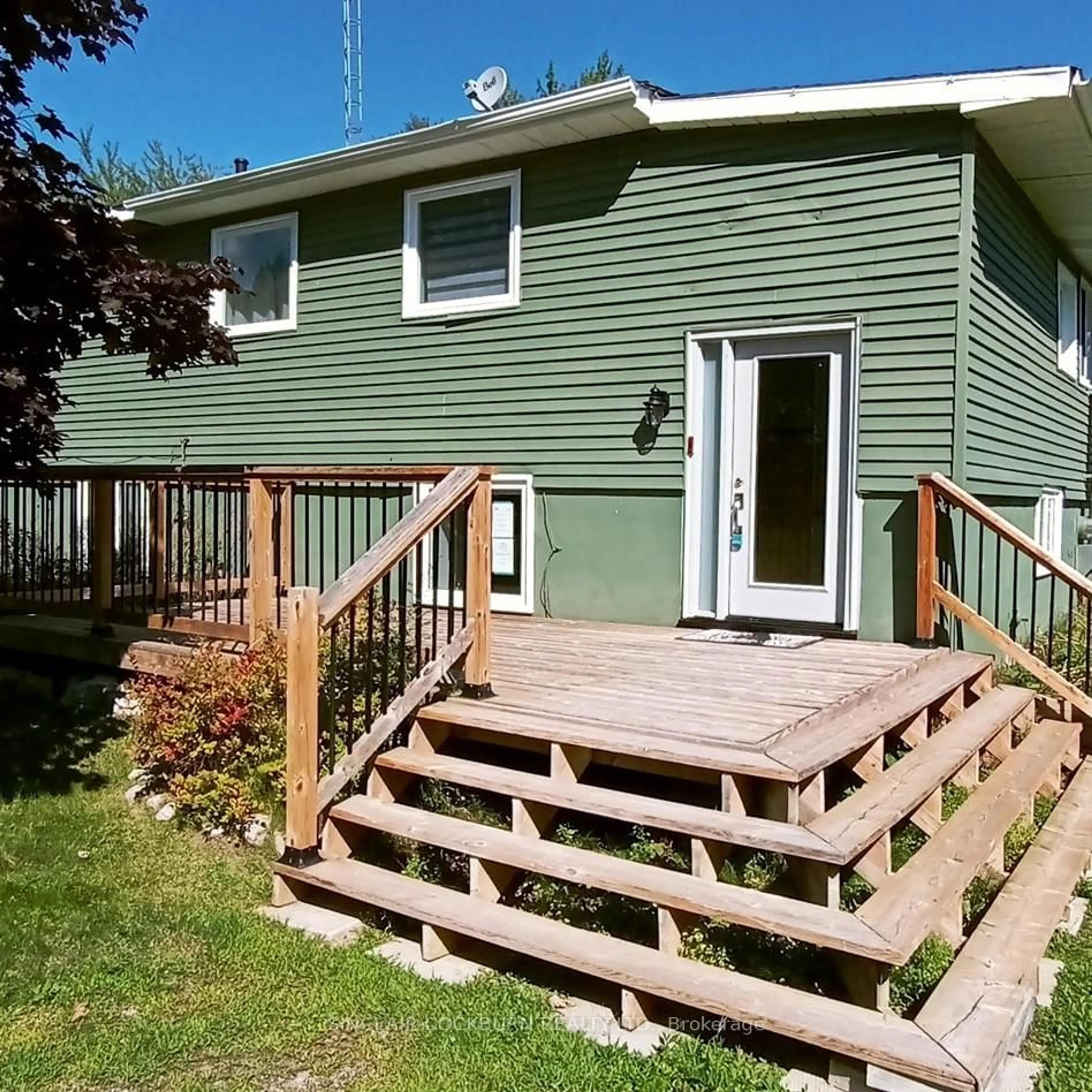 Home with vinyl exterior material, unknown for 4078 Canal Rd, Severn Ontario L0K 2B0