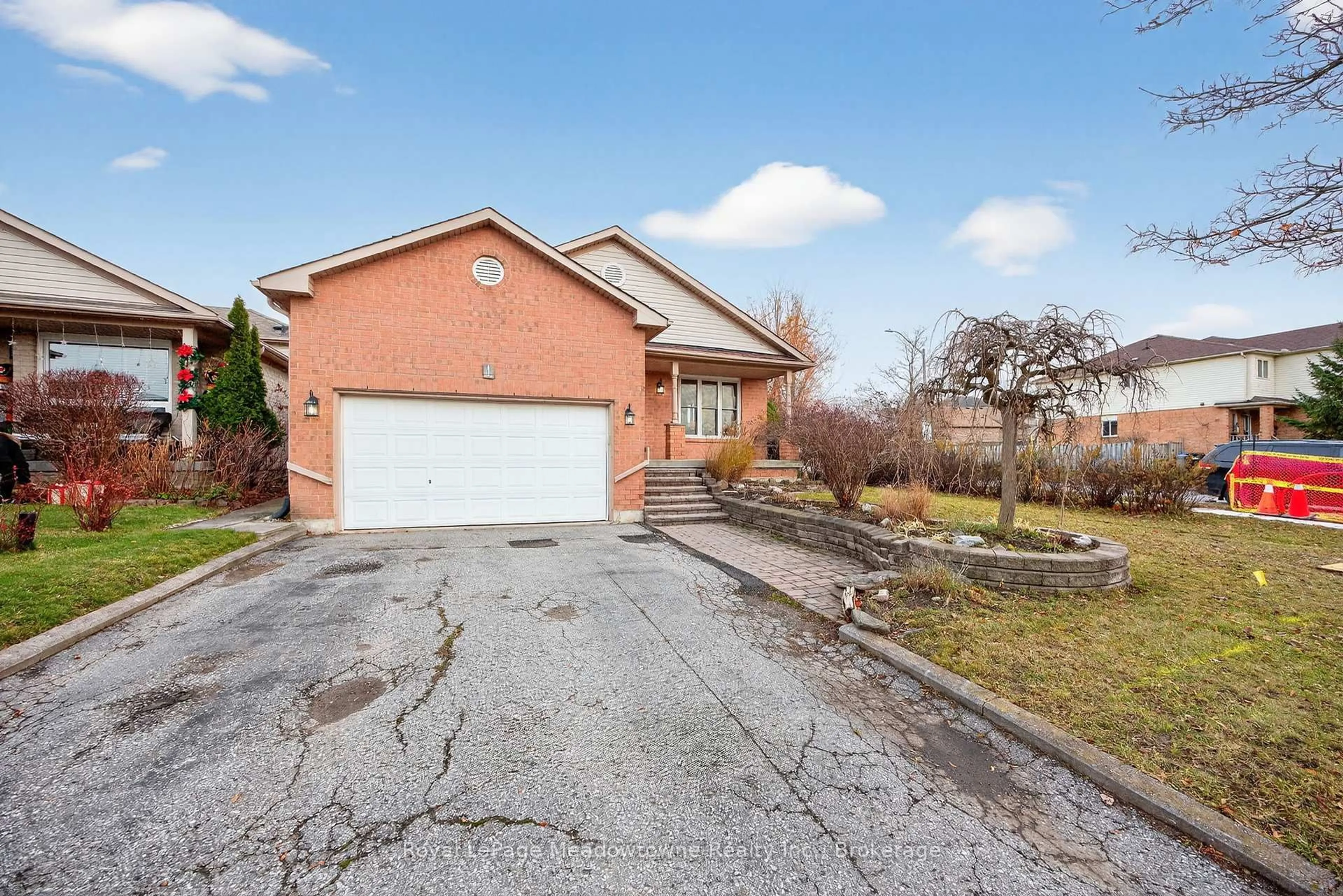 Home with brick exterior material, street for 1 Draper Cres, Barrie Ontario L4N 8B1