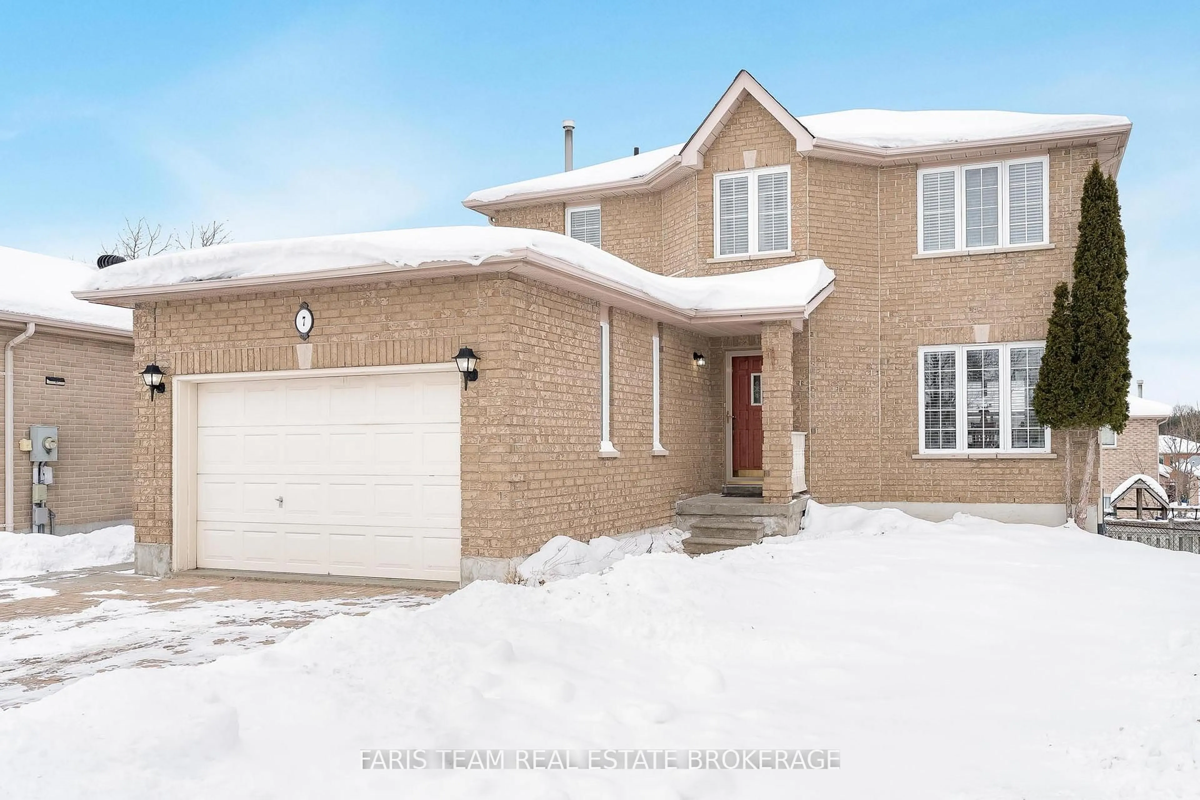 Home with brick exterior material, street for 7 Round Leaf Crt, Barrie Ontario L4N 9N3