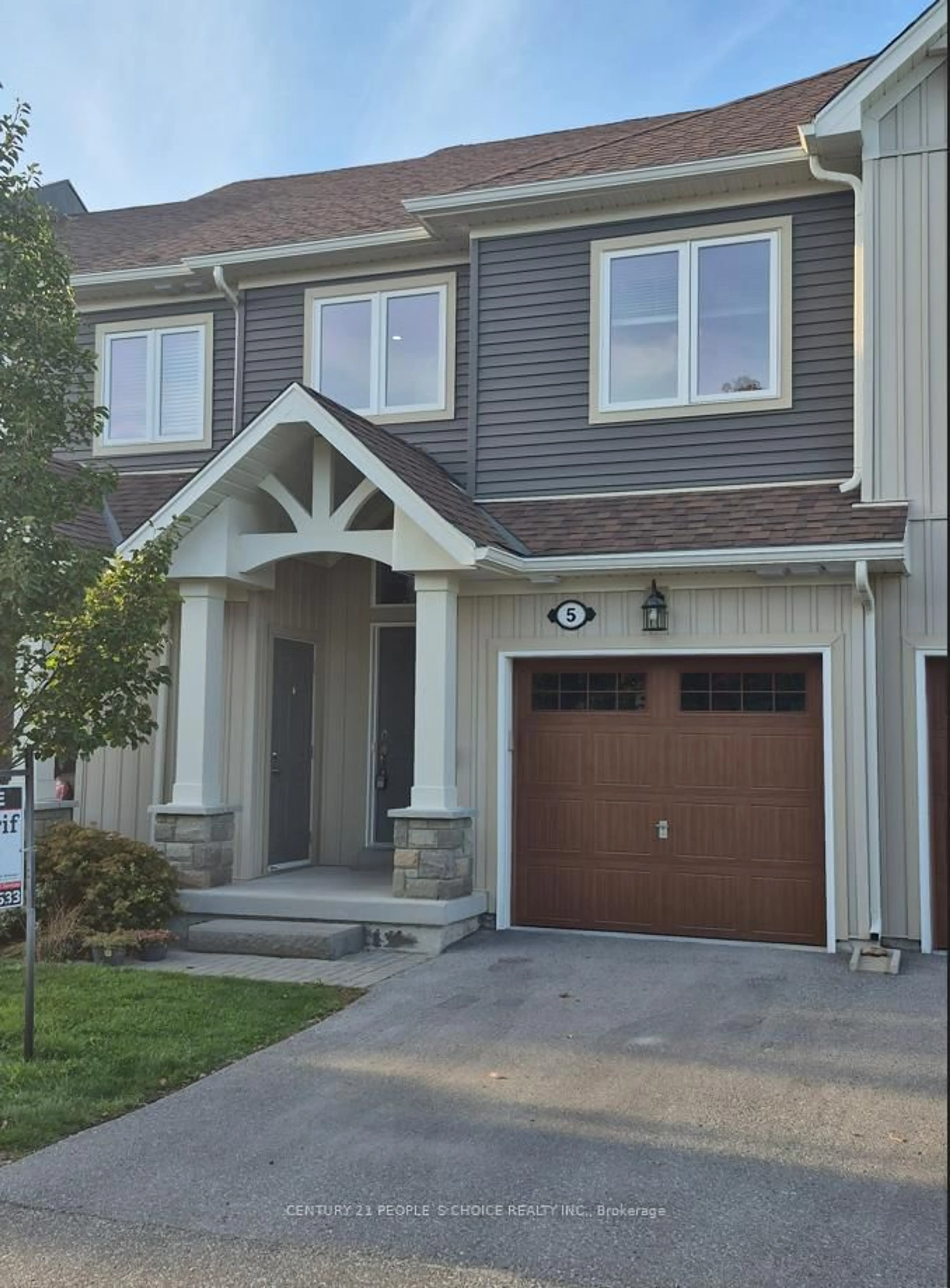Home with vinyl exterior material, street for 5 Gregory Ave, Collingwood Ontario L9Y 0Z5