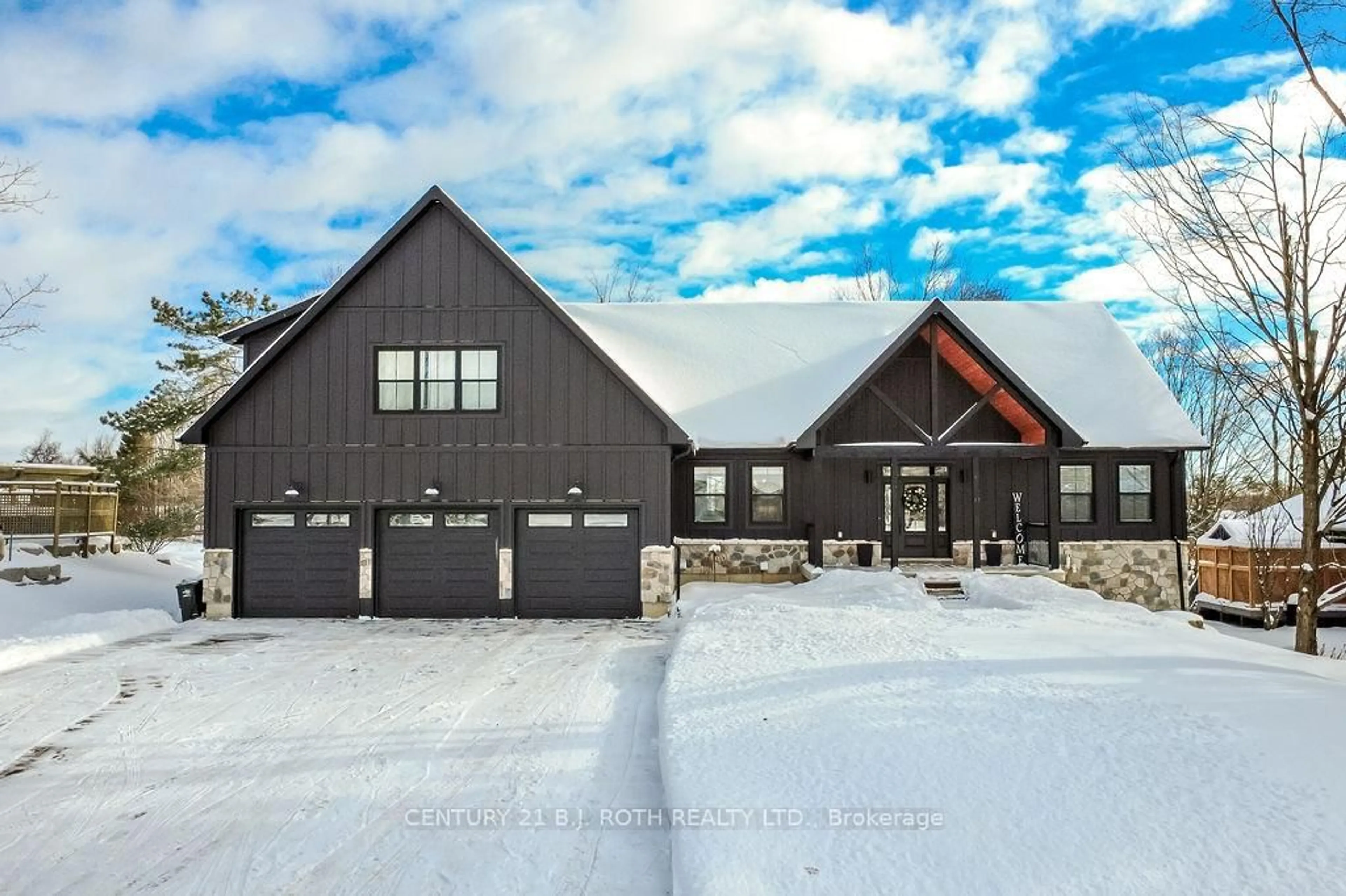 Home with brick exterior material, unknown for 63 Highland Dr, Oro-Medonte Ontario L0L 2L0