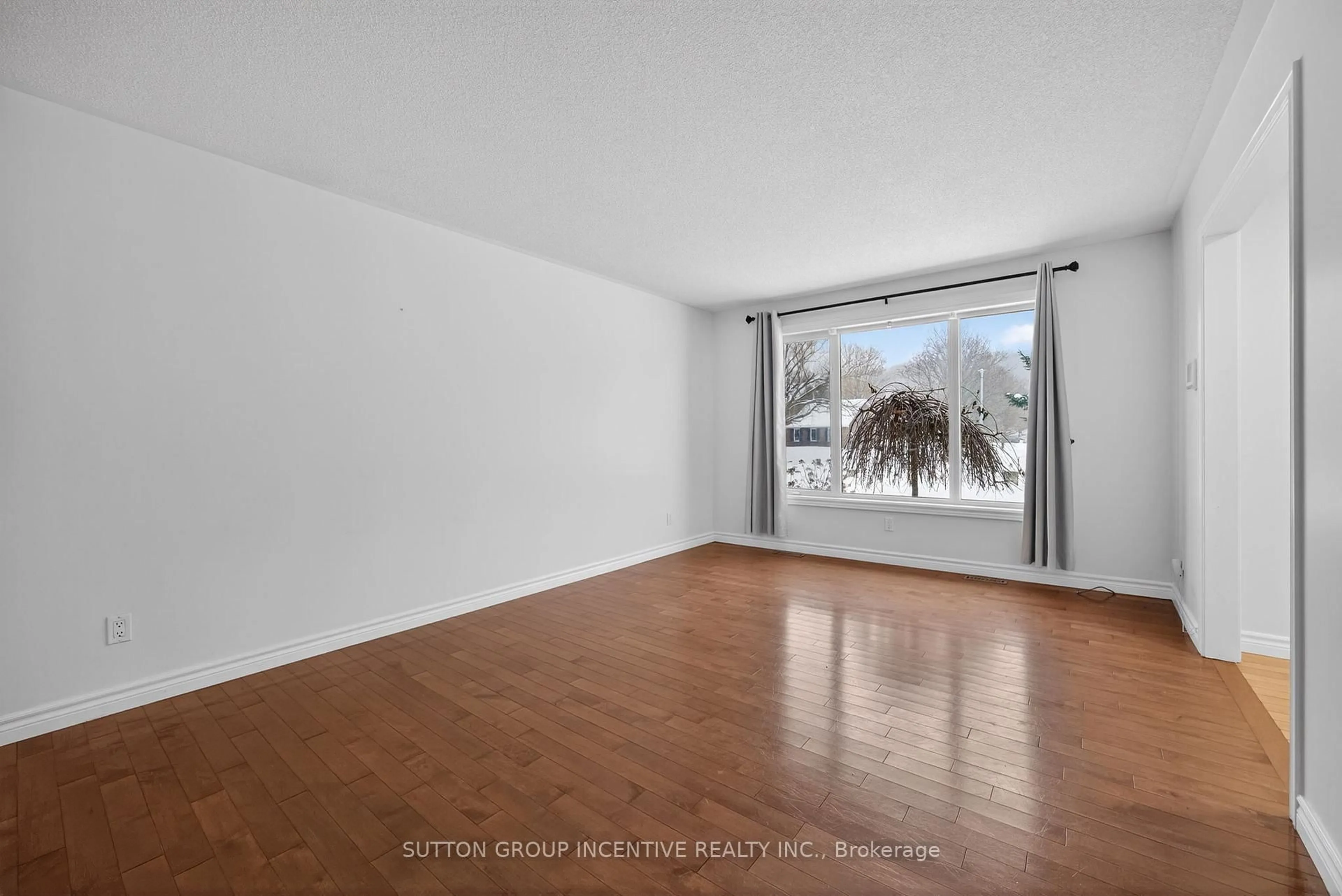 A pic of a room for 36 Nicholson Cres, Springwater Ontario L9X 0G9