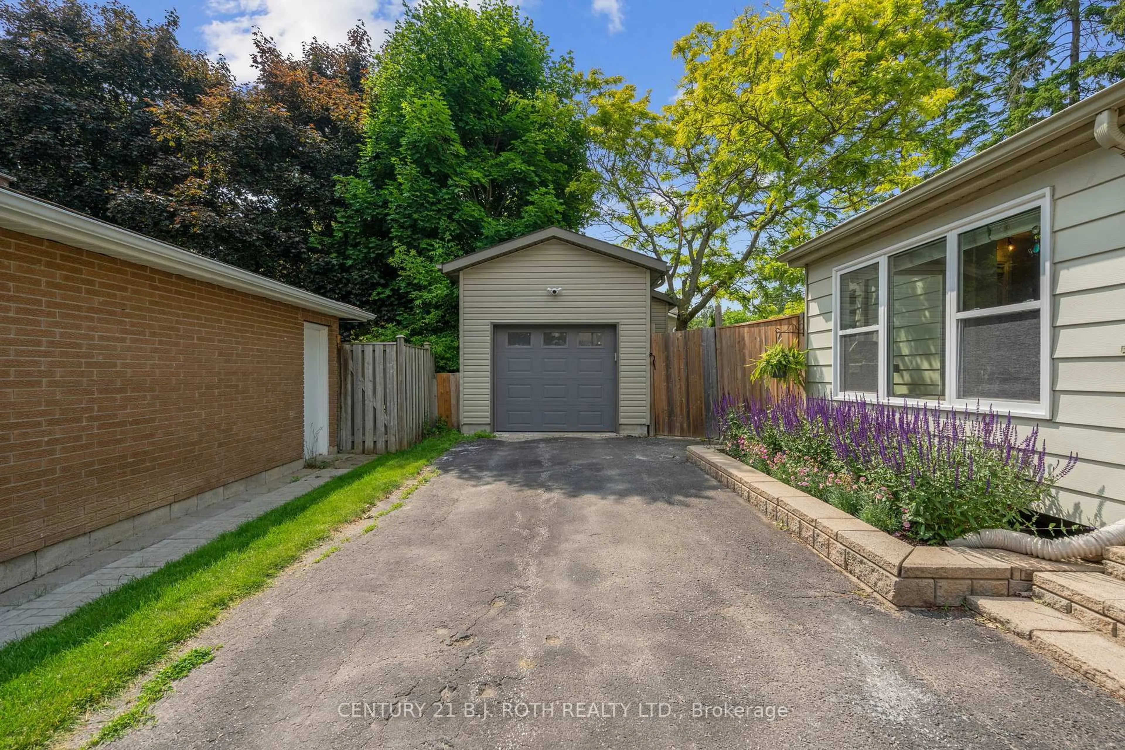 Unknown for 88 Puget St, Barrie Ontario L4M 4N4