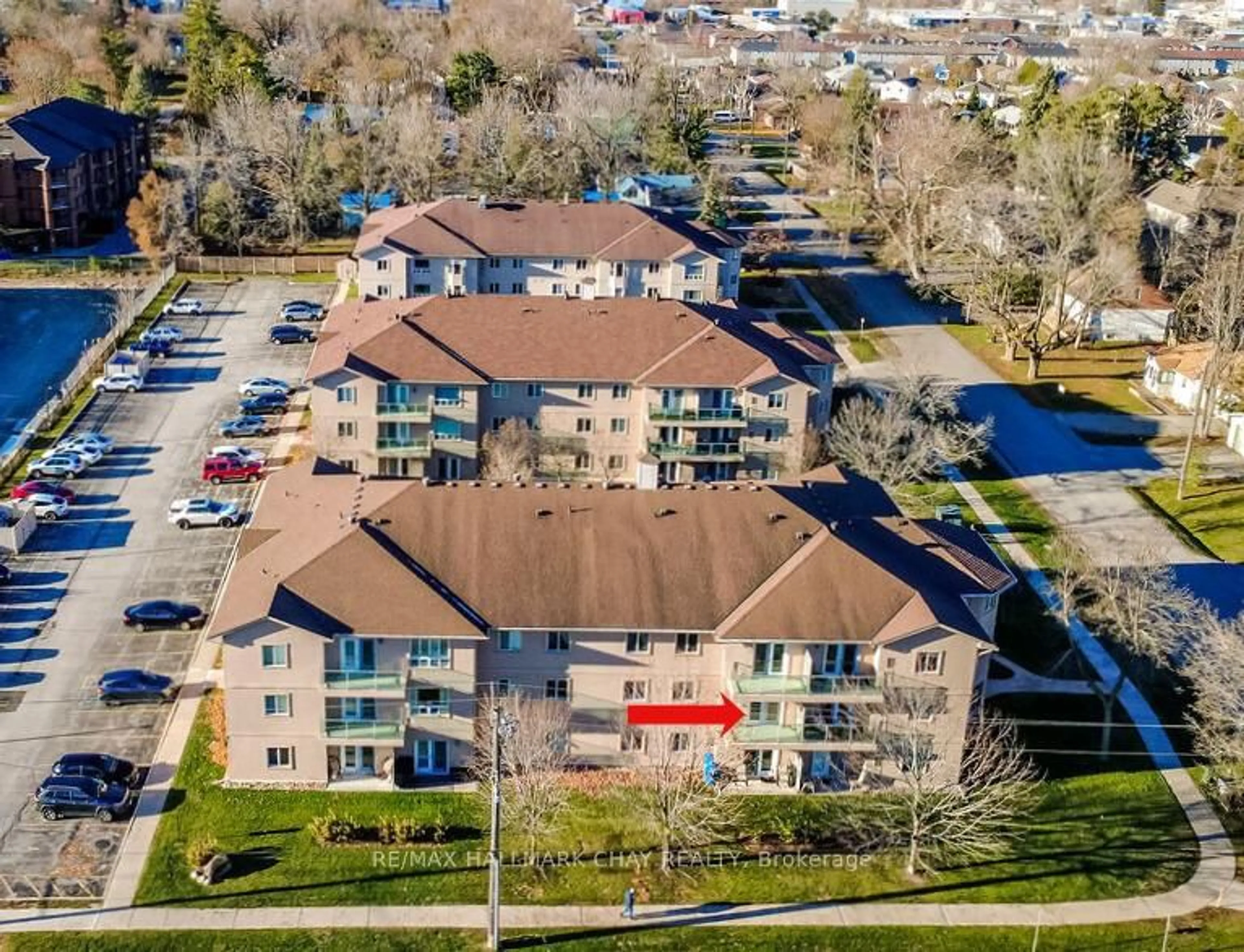 A pic from outside/outdoor area/front of a property/back of a property/a pic from drone, unknown for 125 Bond St #203, Orillia Ontario L3V 1J7