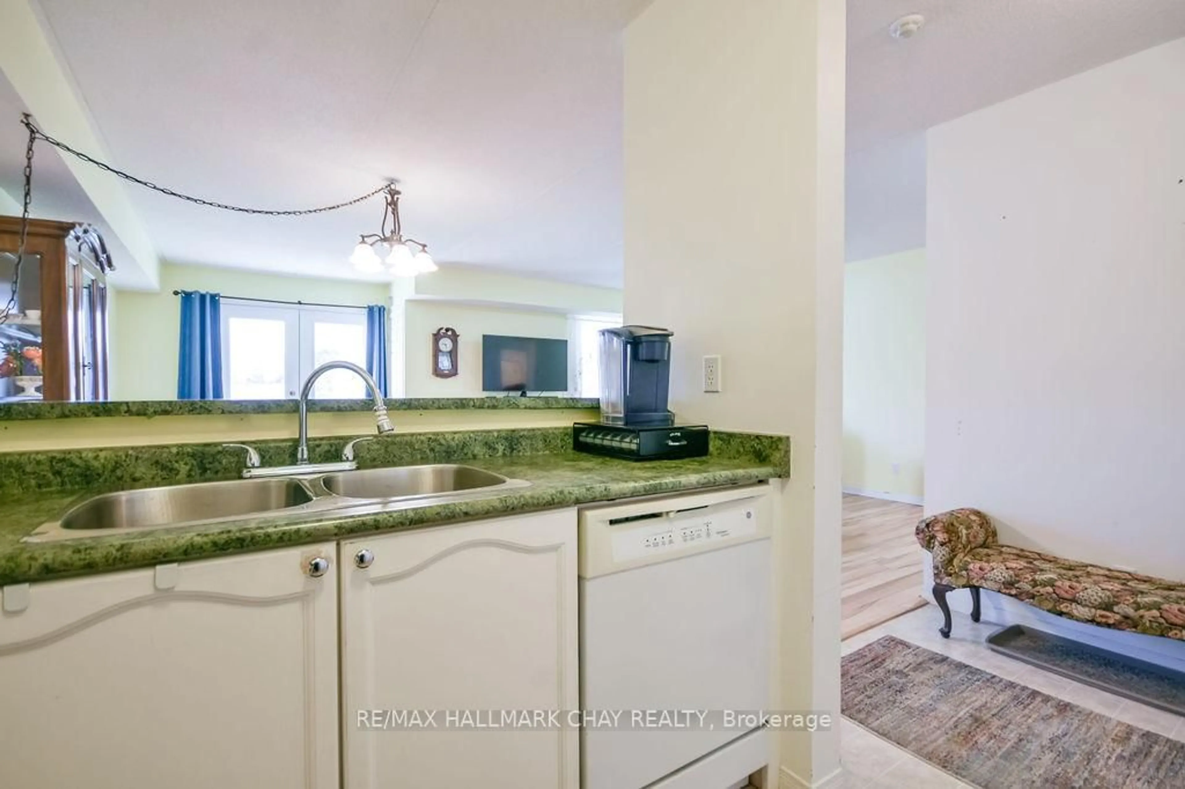 Unknown for 125 Bond St #203, Orillia Ontario L3V 1J7