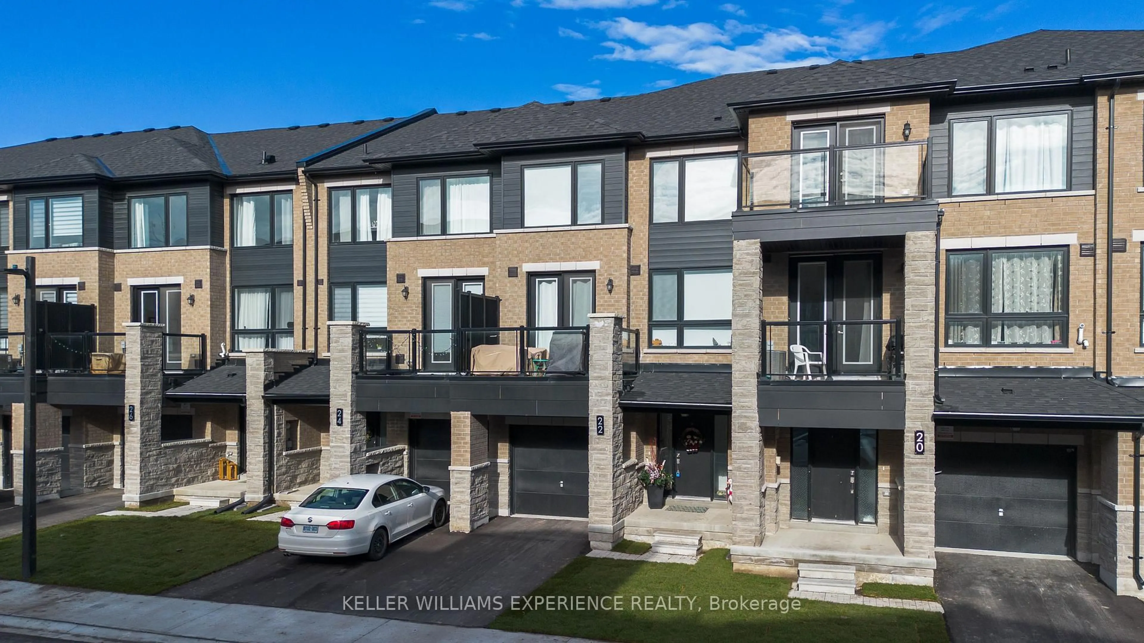 A pic from outside/outdoor area/front of a property/back of a property/a pic from drone, street for 22 Red Maple Lane, Barrie Ontario L9J 0N4