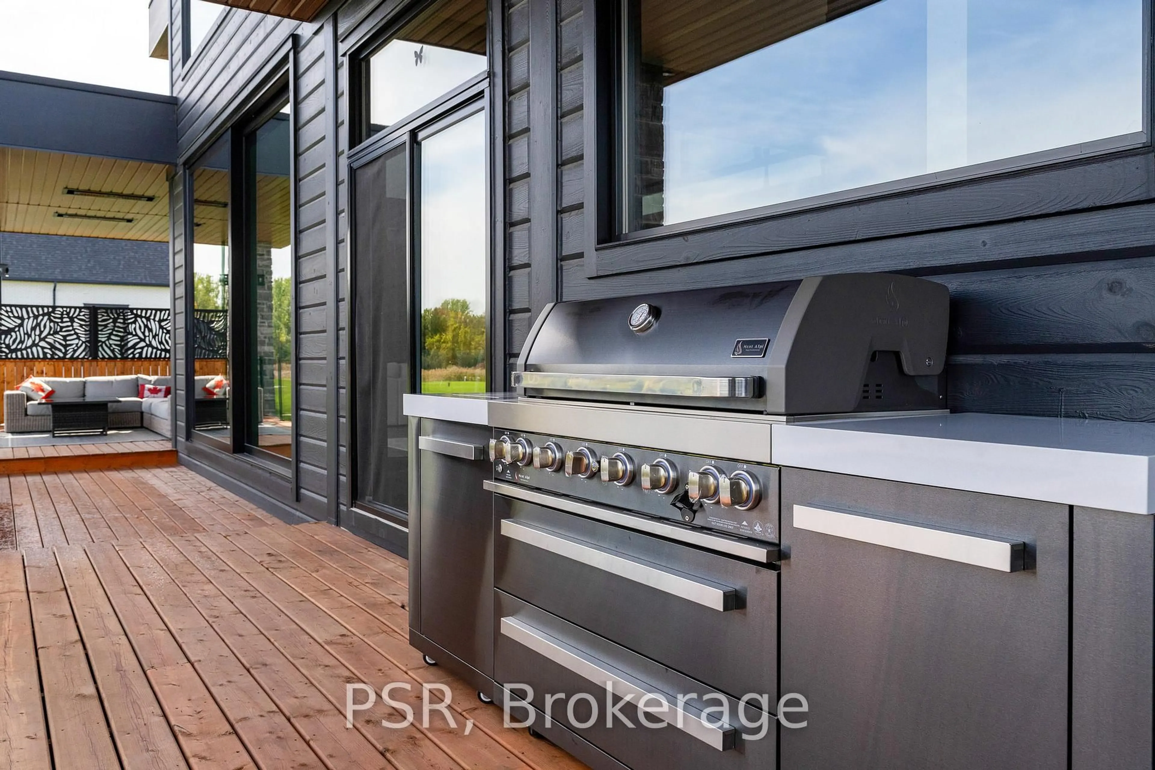 Contemporary kitchen, unknown for 4 Raintree Crt, Clearview Ontario L9Y 0K2