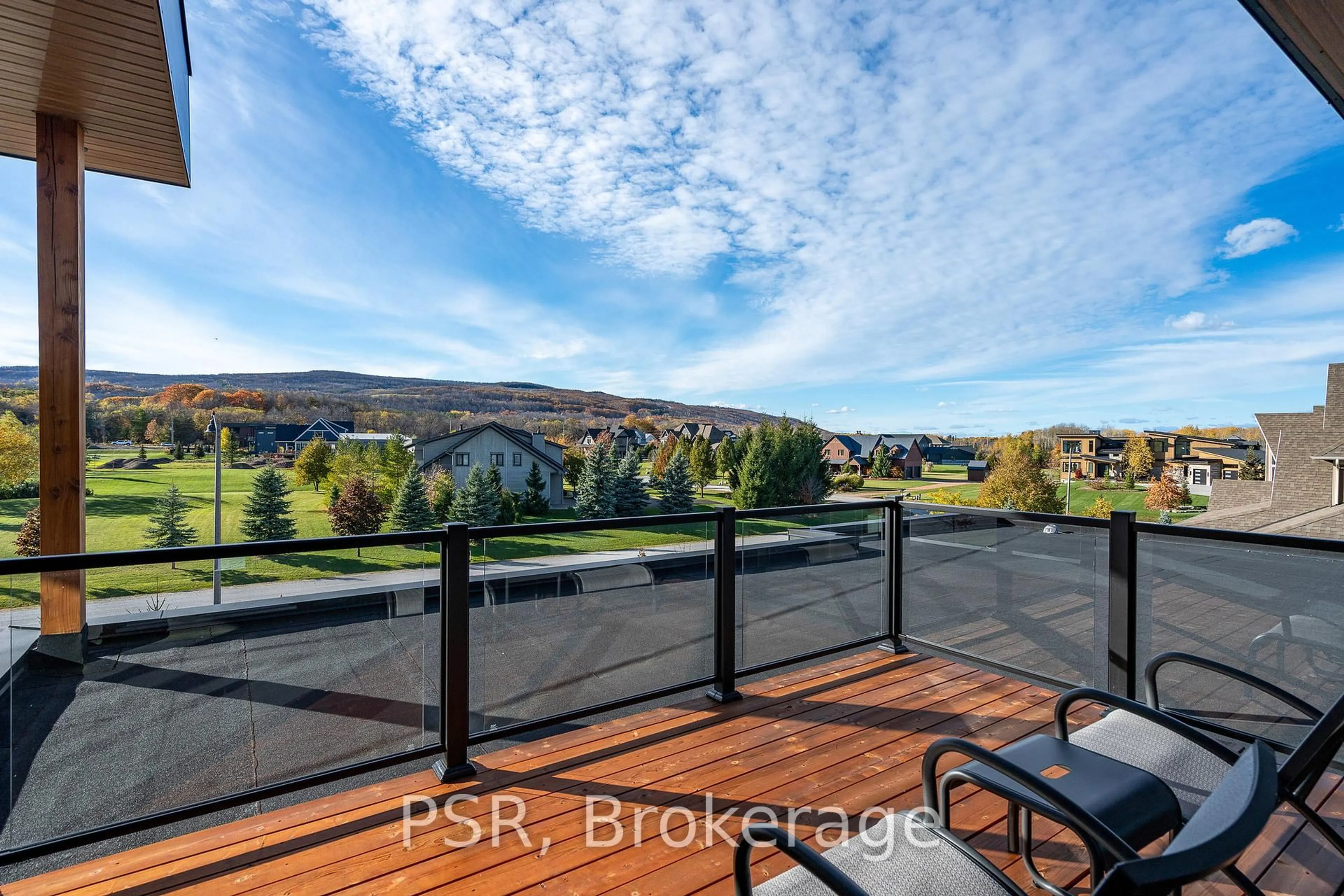 Patio, water/lake/river/ocean view for 4 Raintree Crt, Clearview Ontario L9Y 0K2