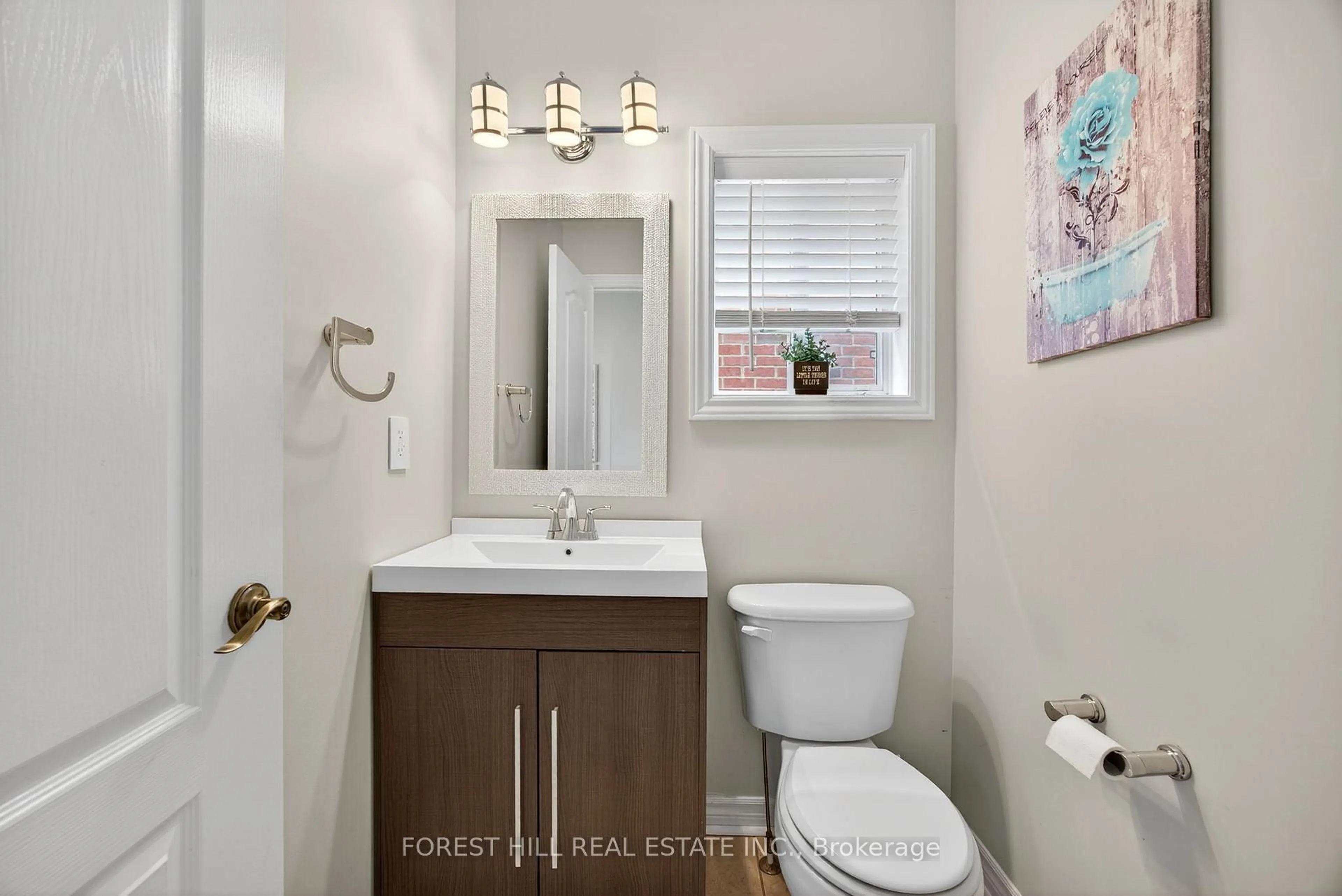 Standard bathroom, ceramic/tile floor for 31 Connaught Lane, Barrie Ontario L4M 0A6