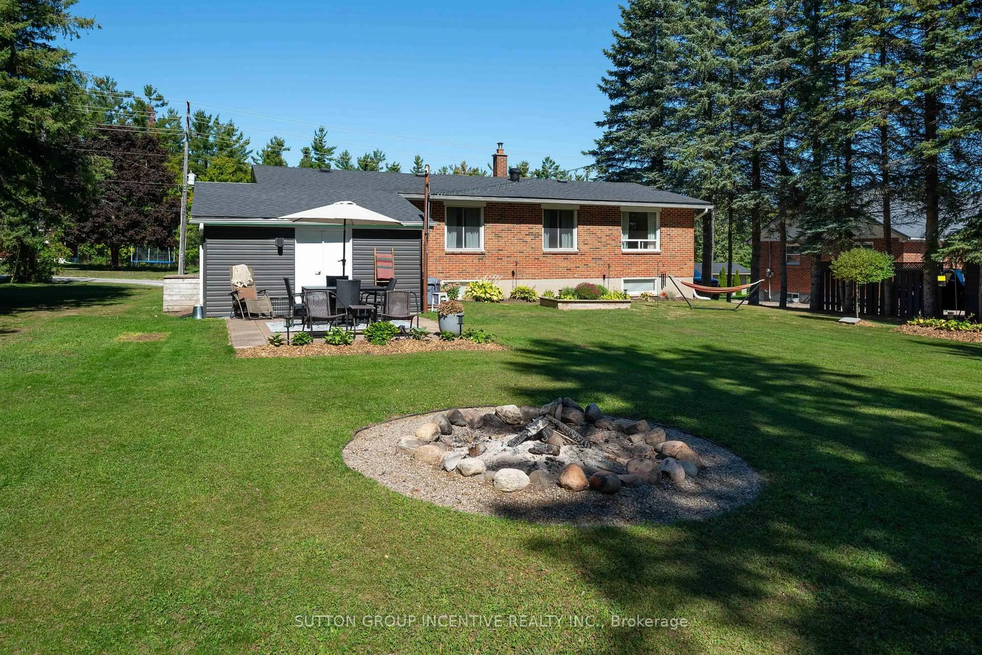 A pic from outside/outdoor area/front of a property/back of a property/a pic from drone, water/lake/river/ocean view for 1171 Carson Rd, Springwater Ontario L4M 4S5