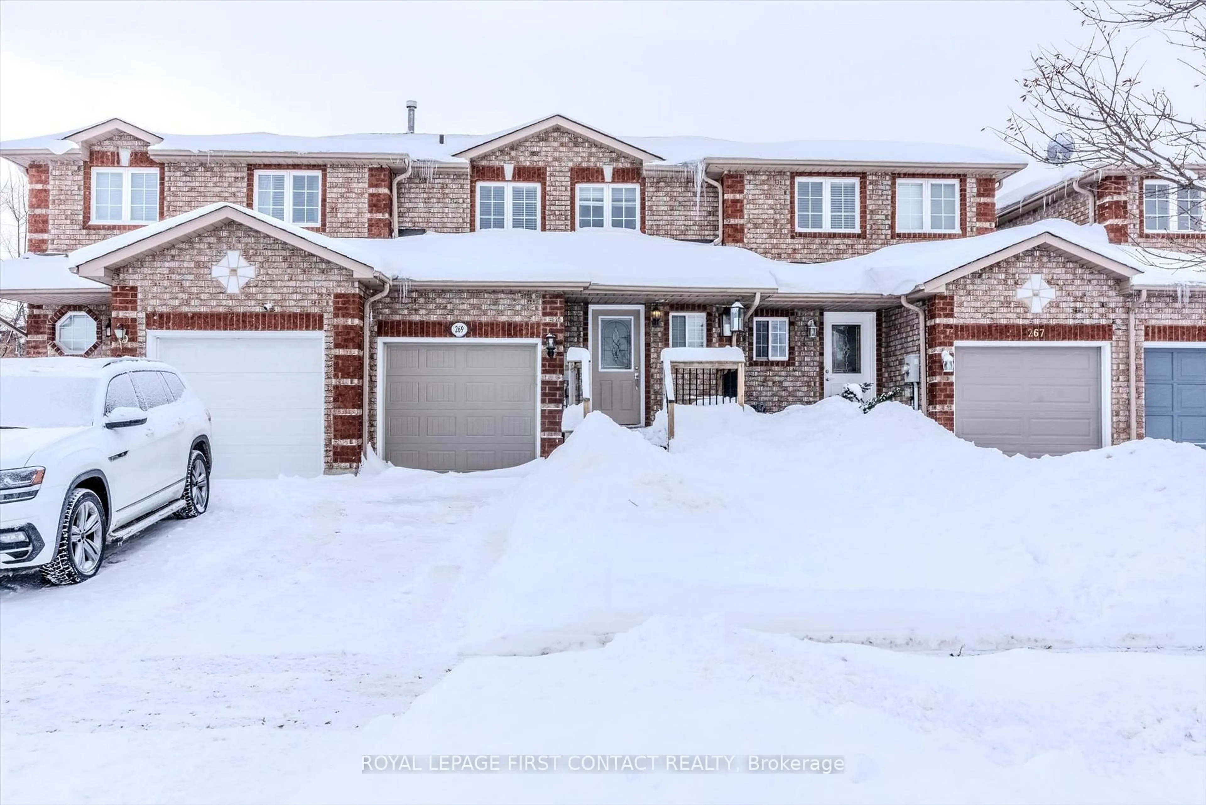 A pic from outside/outdoor area/front of a property/back of a property/a pic from drone, street for 269 Dunsmore Lane, Barrie Ontario L4M 7A7