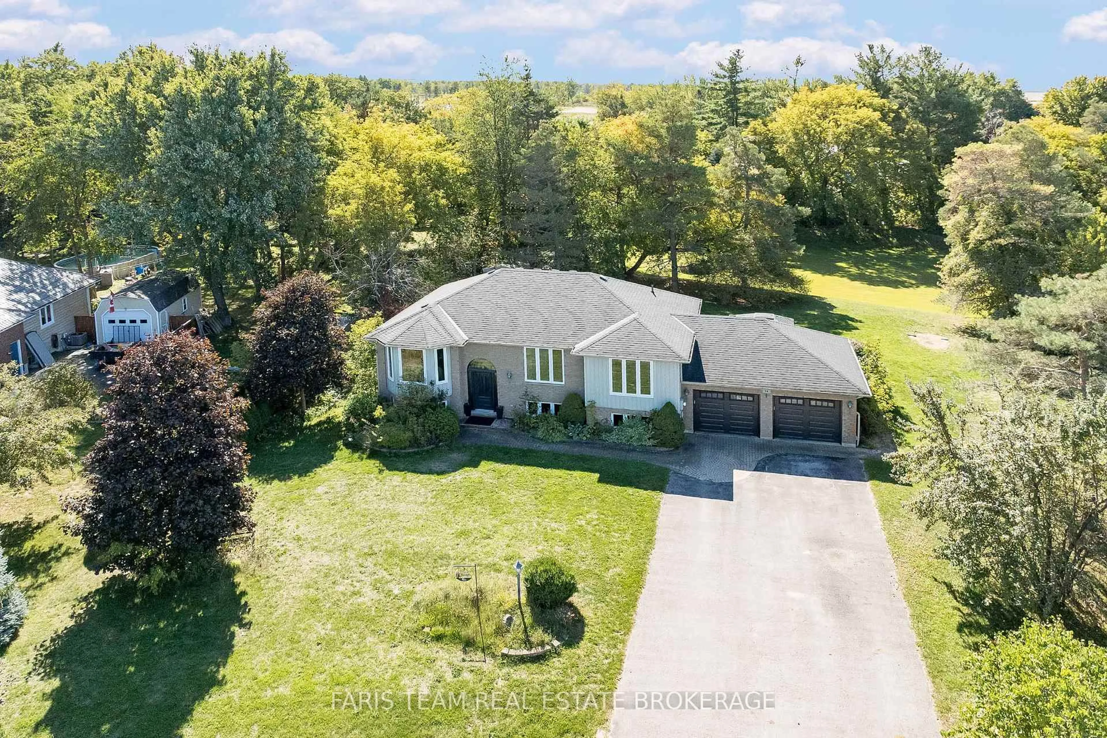A pic from outside/outdoor area/front of a property/back of a property/a pic from drone, street for 24 Parr Blvd, Springwater Ontario L0M 1T2
