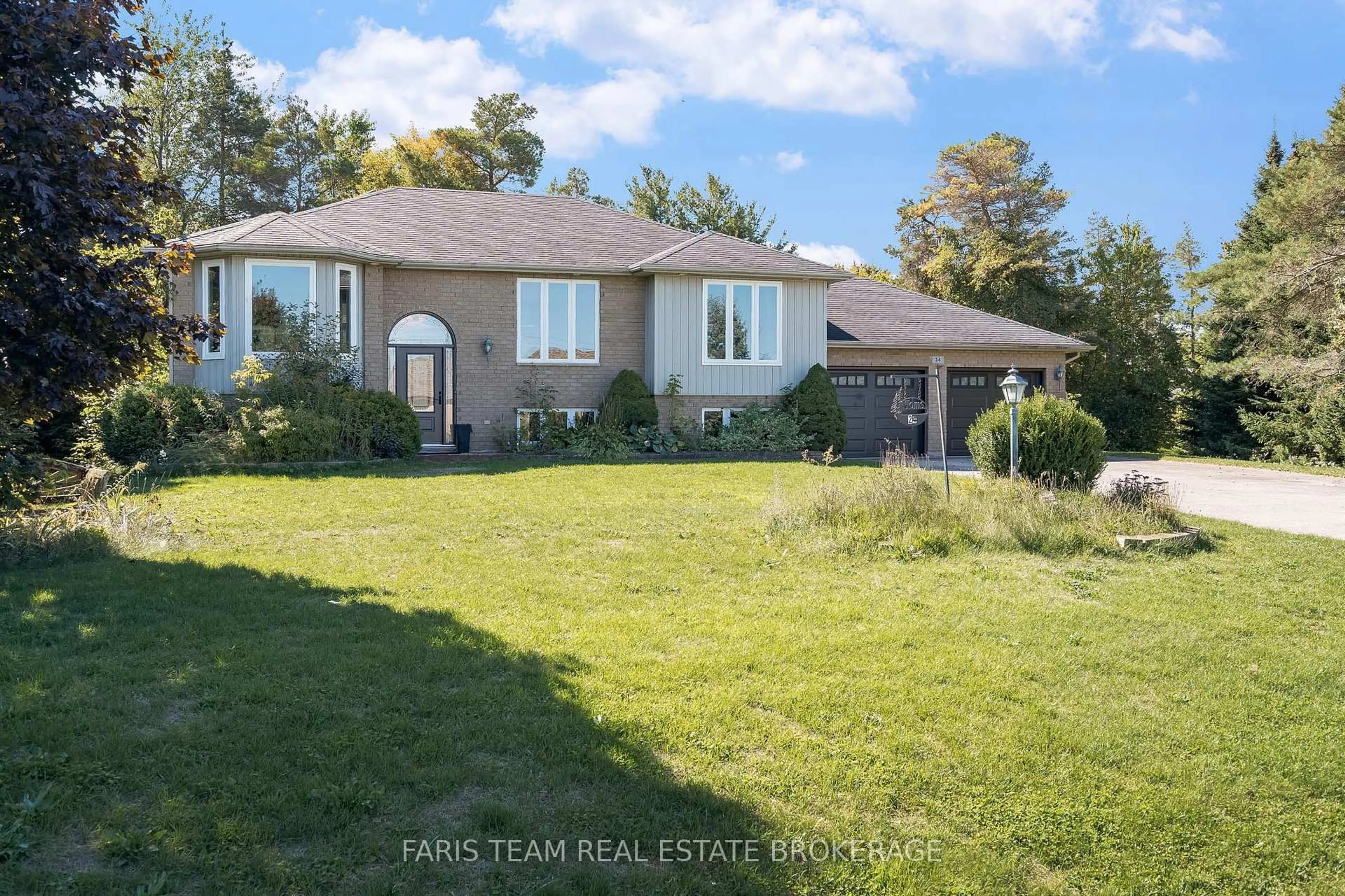 Unknown for 24 Parr Blvd, Springwater Ontario L0M 1T2