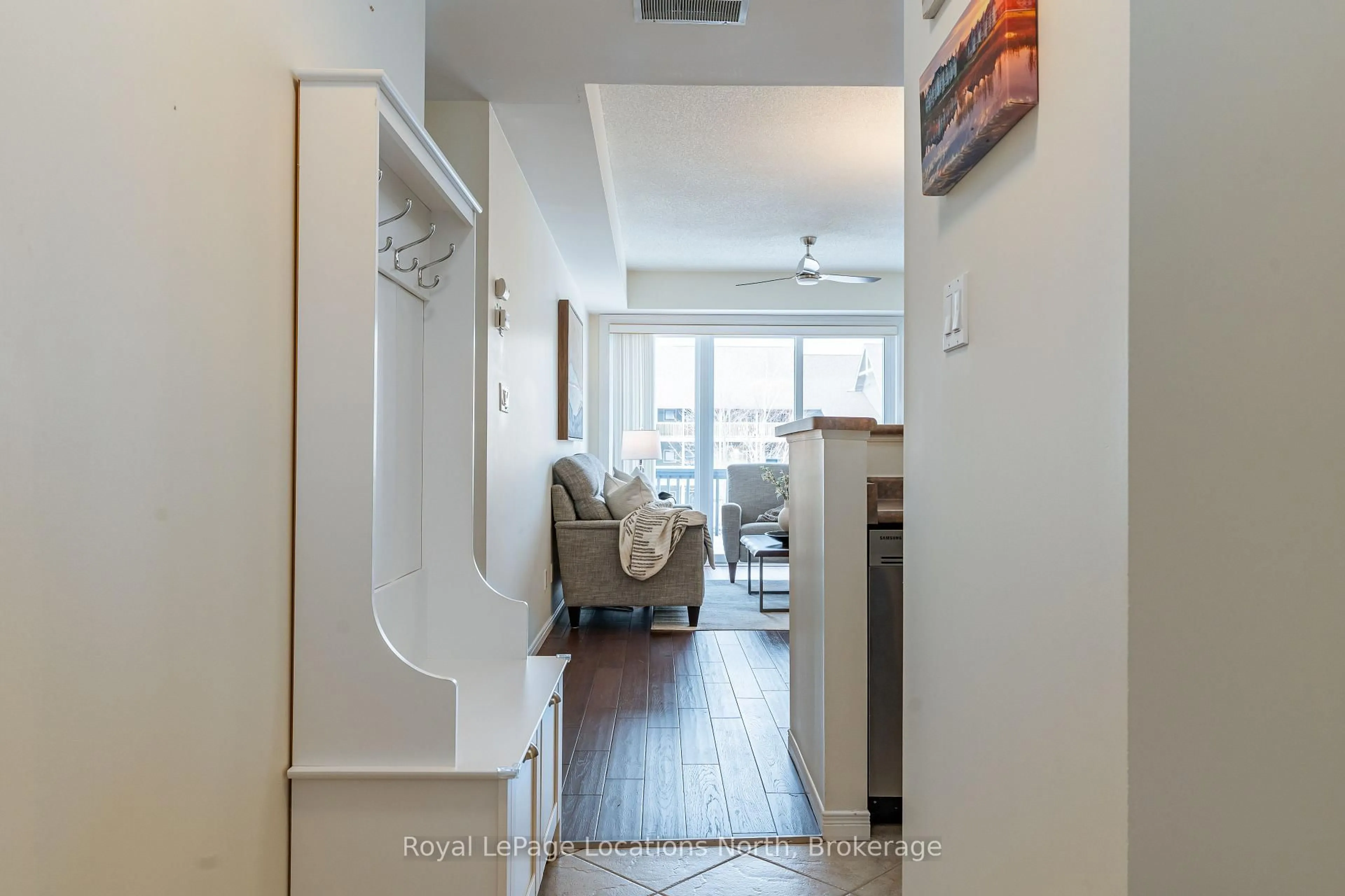 Indoor entryway for 465 Mariners Way, Collingwood Ontario L9Y 5C7