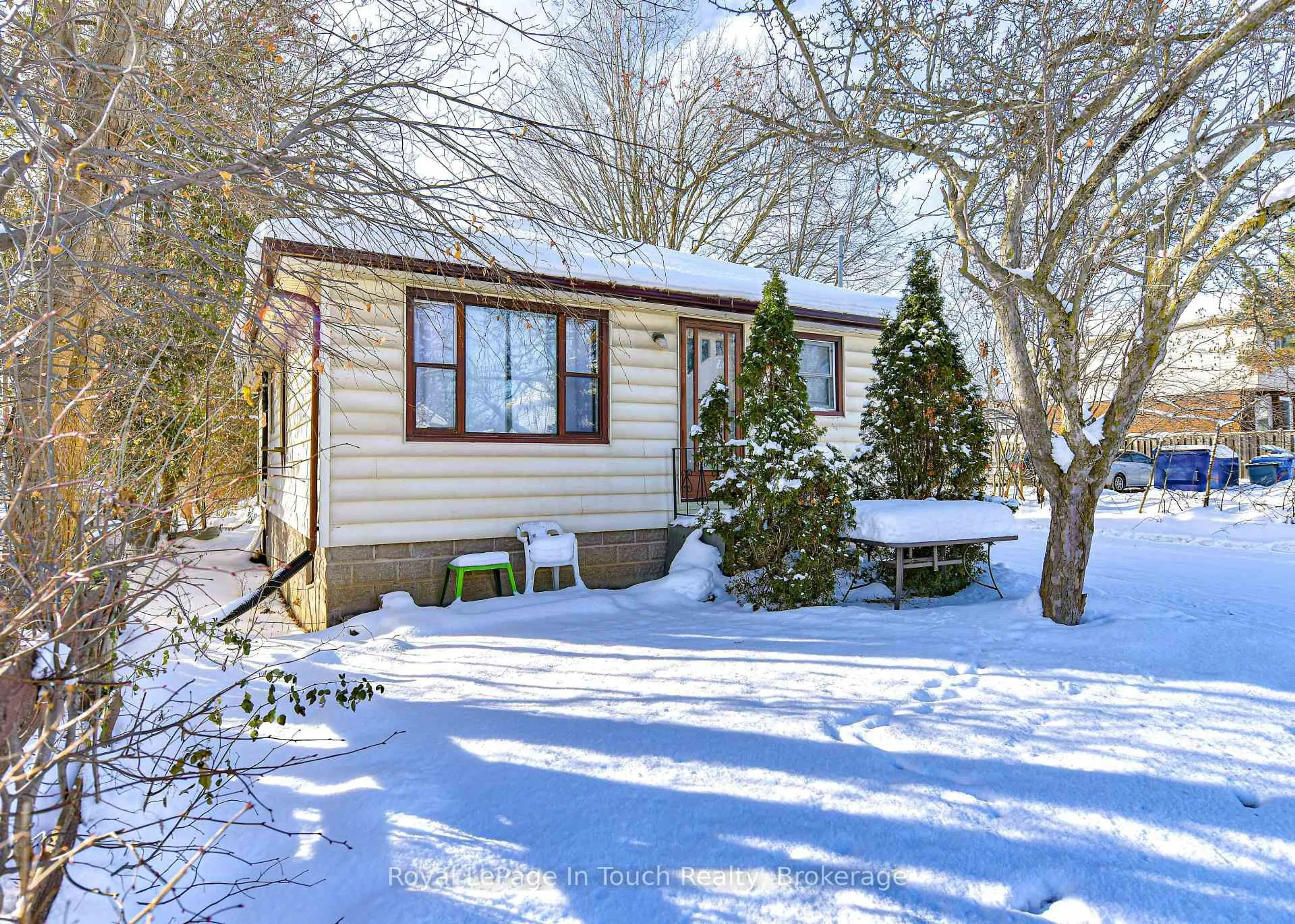 Shed for 95 Westmount Dr, Orillia Ontario L3V 6B9