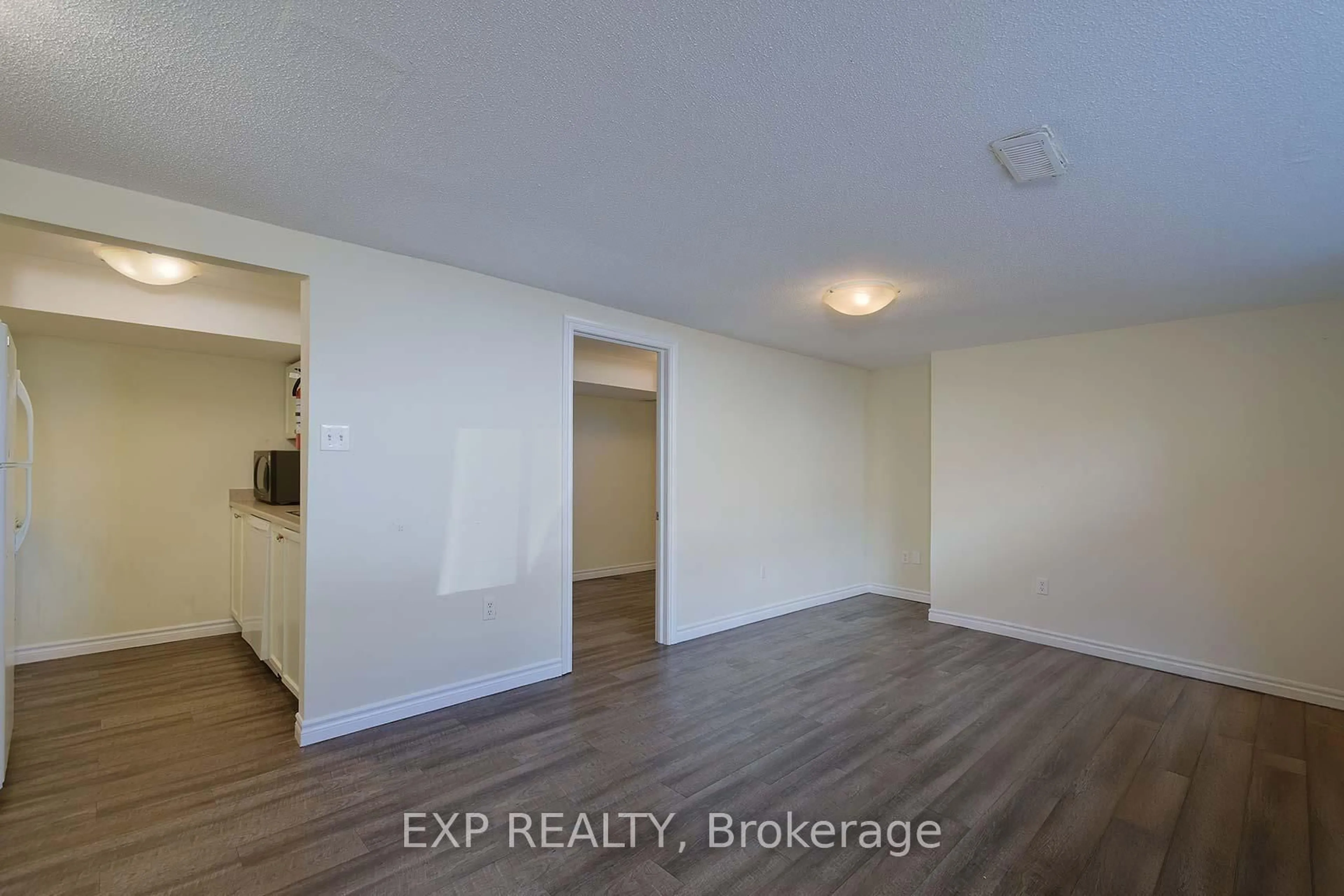 A pic of a room for 22A Bernick Dr, Barrie Ontario L4M 5J5