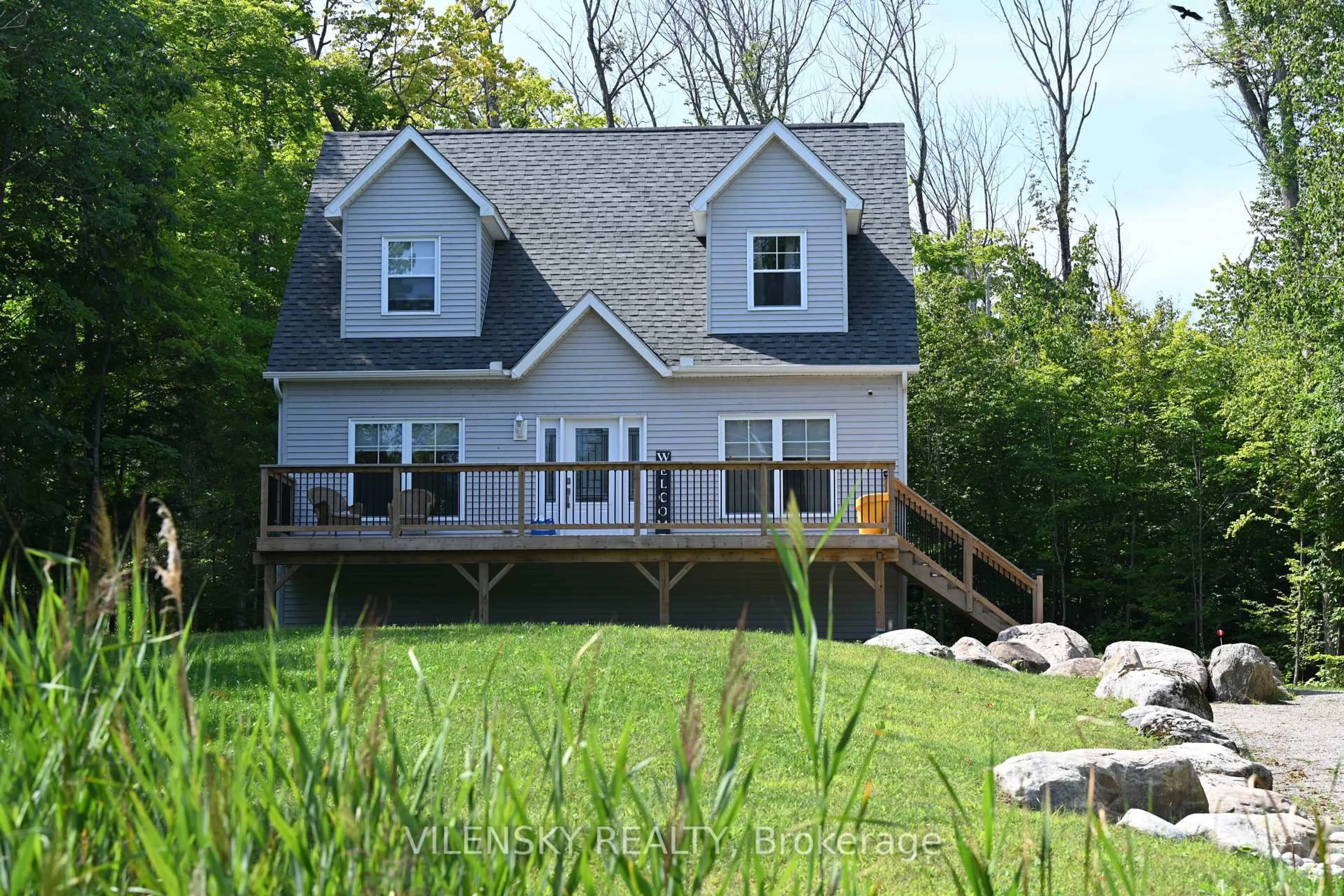 Home with vinyl exterior material, water/lake/river/ocean view for 1728 CHAMPLAIN Rd, Tiny Ontario L9M 0C1