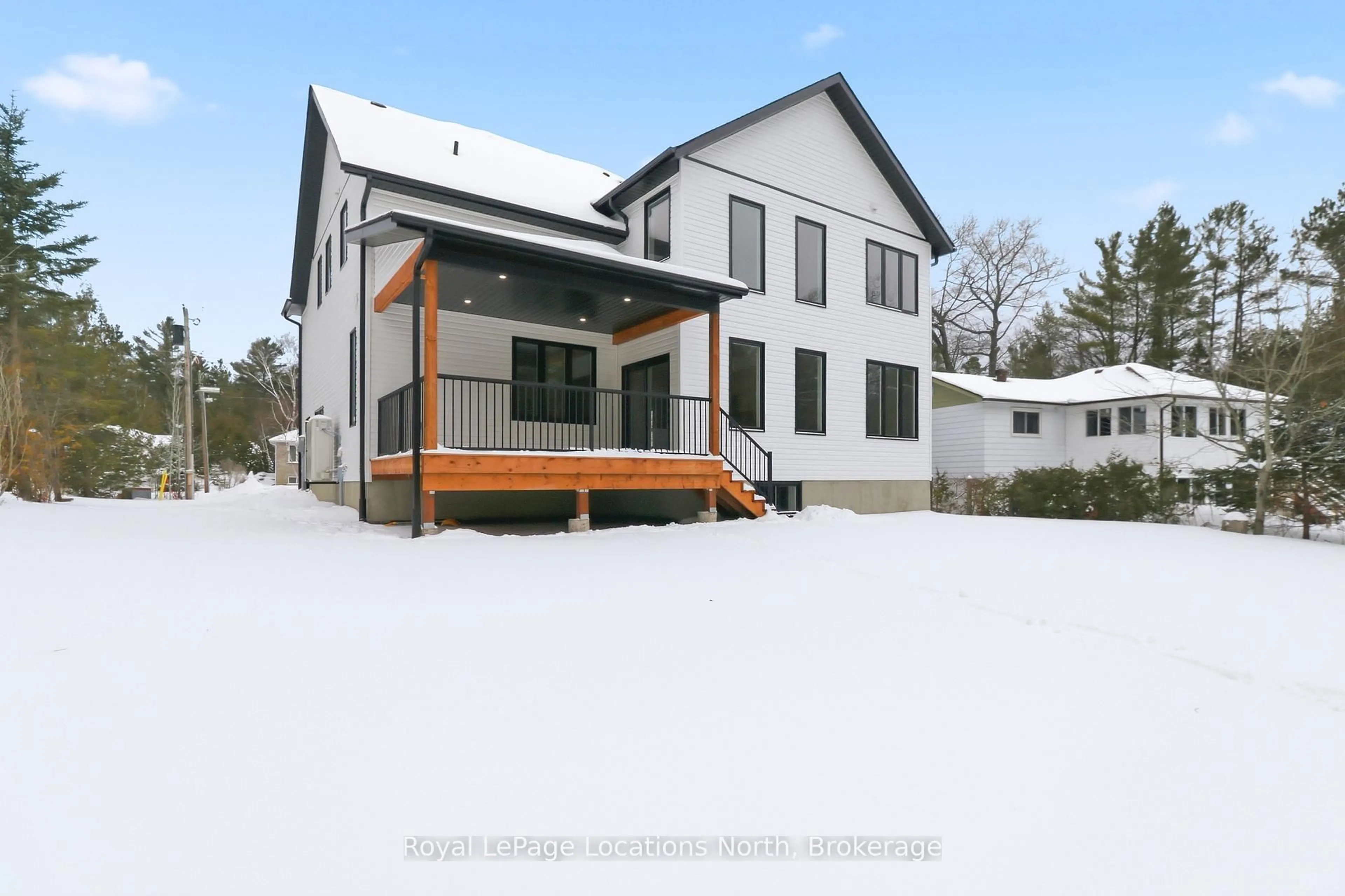 Home with vinyl exterior material, unknown for 118 Valerie Cres, Wasaga Beach Ontario L9Z 2P8